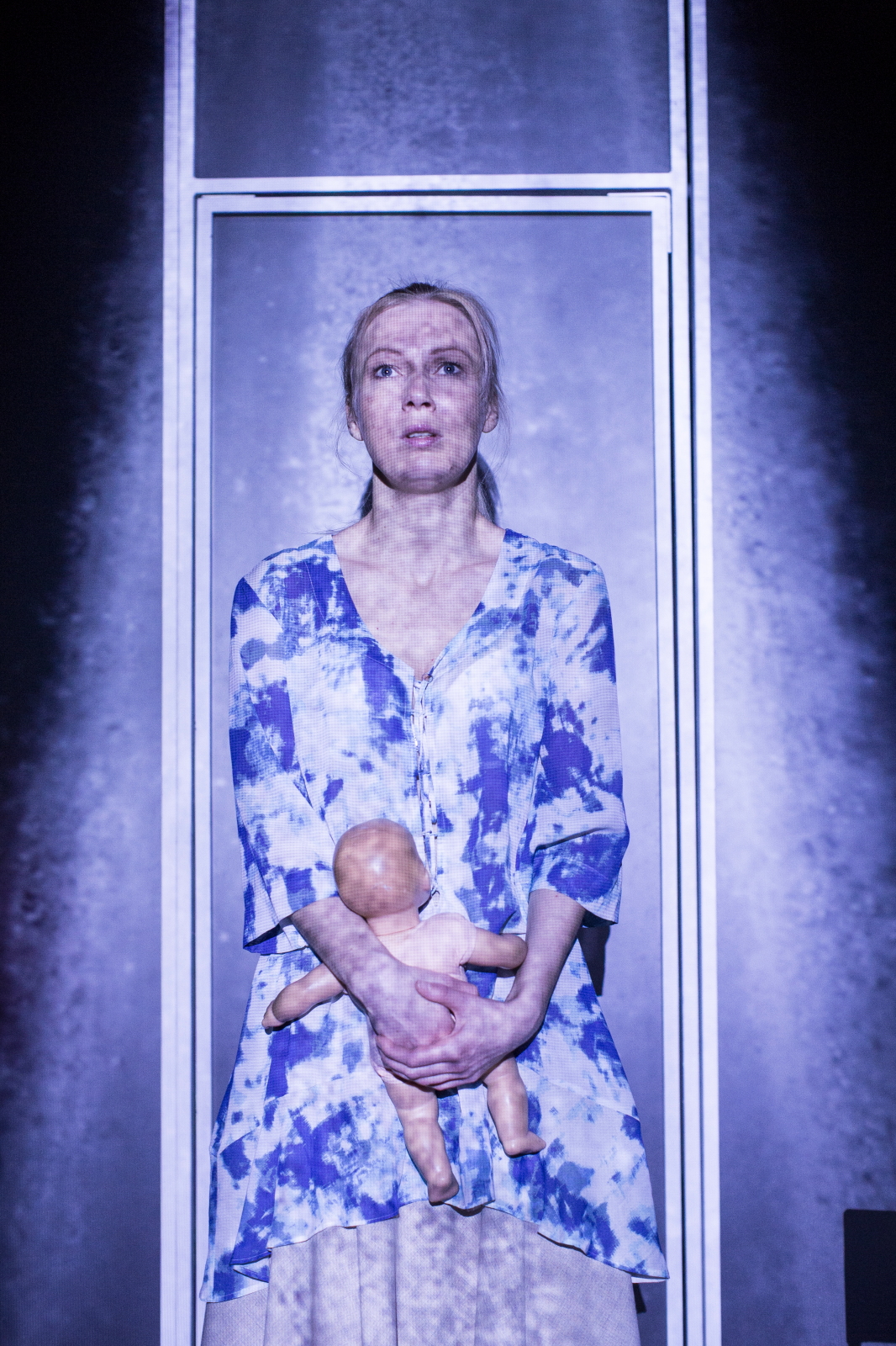 Līga Zeļģe izrādē "Šis bērns" // Foto – Jānis Deinats