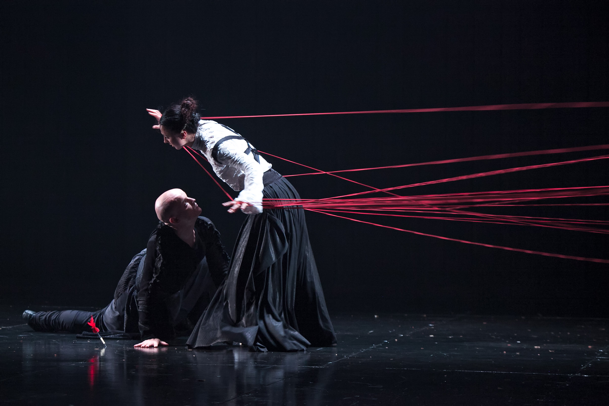 Skats no Liepājas teātra izrādes "Indulis un Ārija" // Foto – Ziedonis Safronovs
