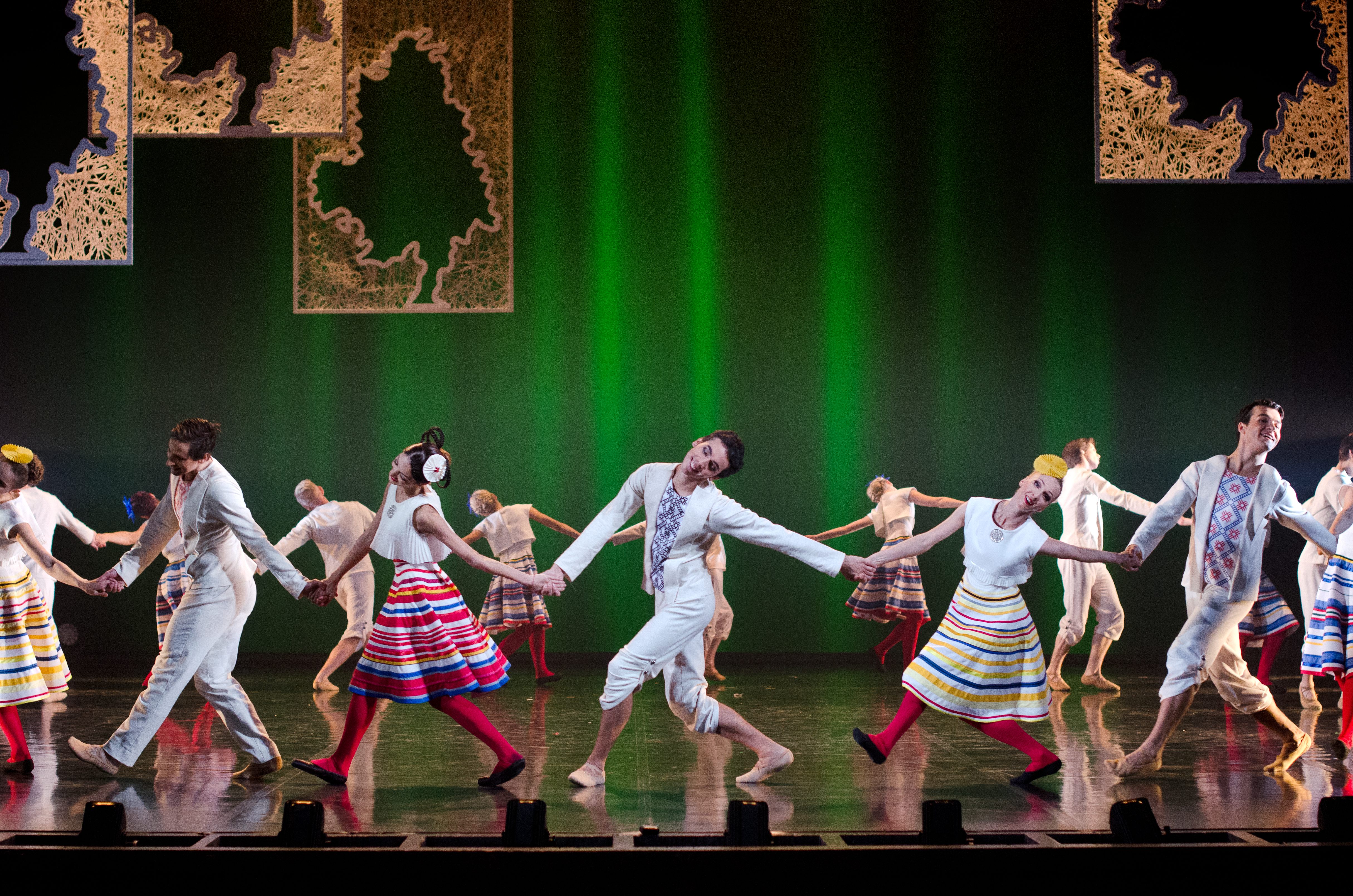 Skats no Igaunijas Nacionālā operas baleta uzveduma "Naudas gars" // Foto – Harri Rospu