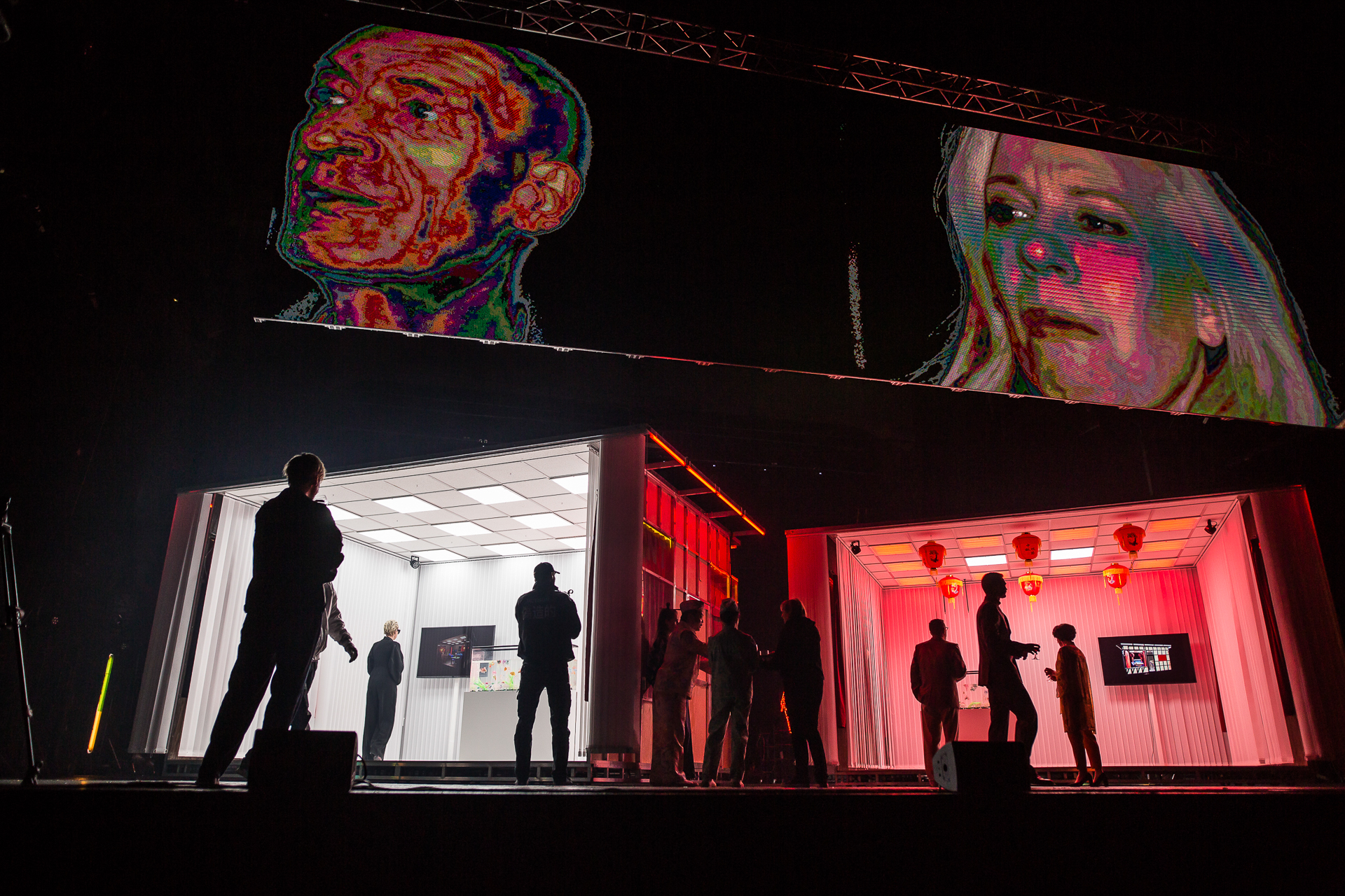 Skats no DT izrādes "Rotkho" (rež. Lukašs Tvarkovskis) // Foto – Arturs Pavlovs