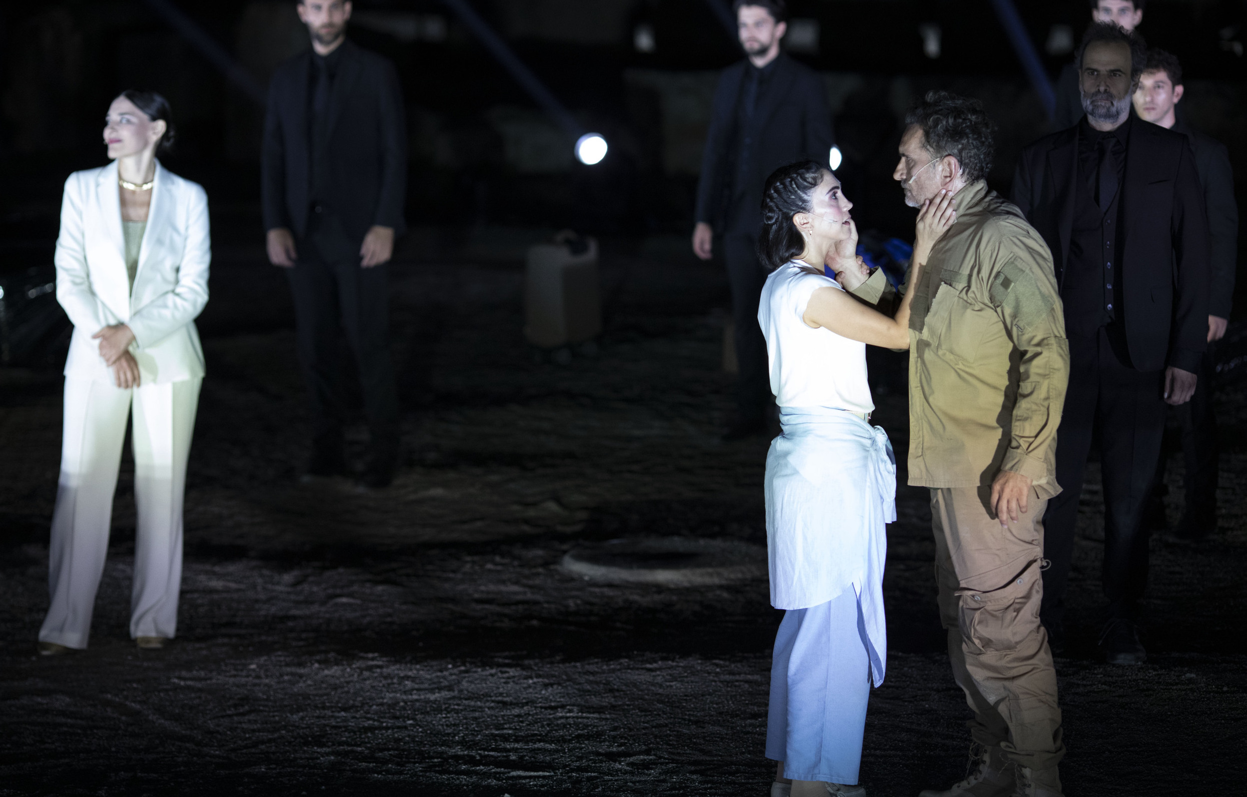 Skats no Timofeja Kuļabina izrādes “Ifigēnija Aulīdā” Atēnu Epidauras teātra festivālā // Foto – Thomas Daskalakis