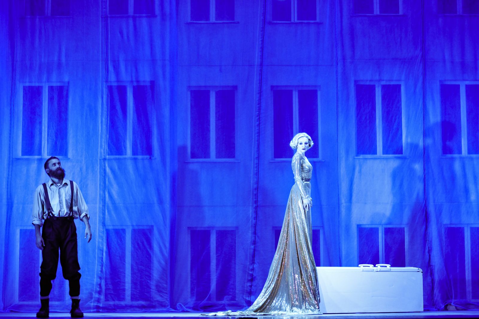 Skats no NT izrādes "Uguns un nakts" // Foto – Kristaps Kalns