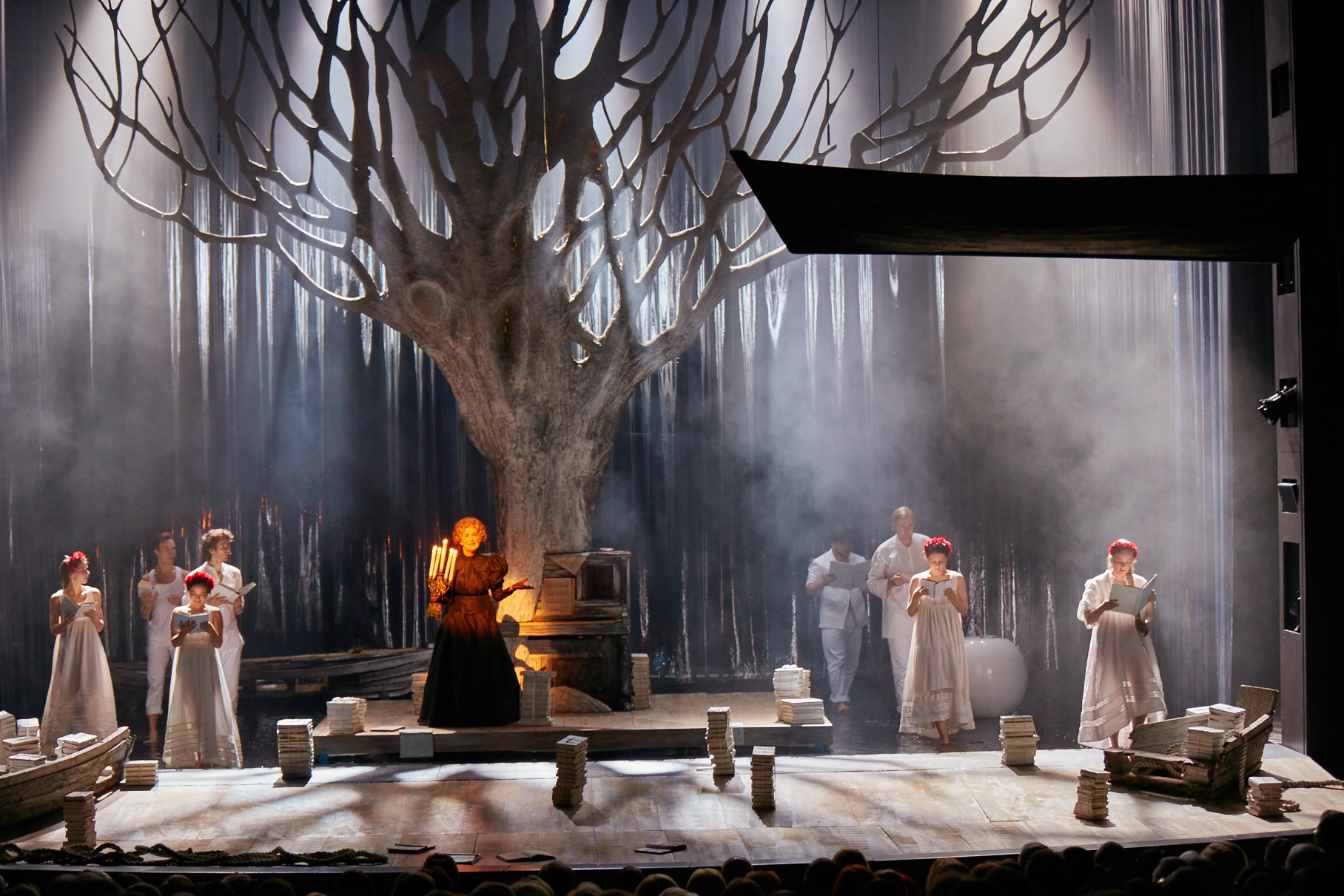 Skats no izrādes "Mīlas svētība" // Foto – Aigars Altenbergs