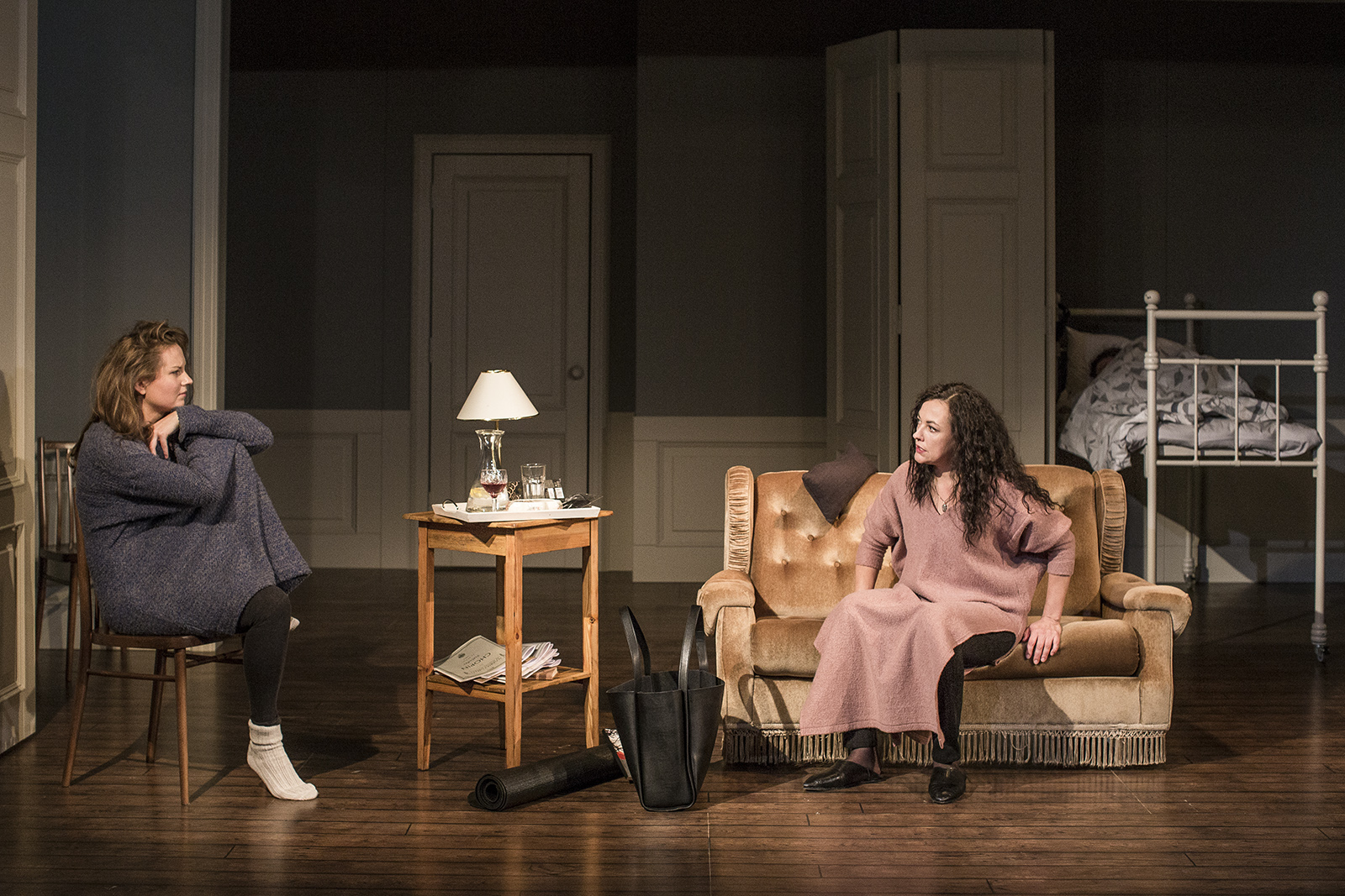 Eva – Inga Tropa, Šarlote – Baiba Broka // Foto – Jānis Deinats