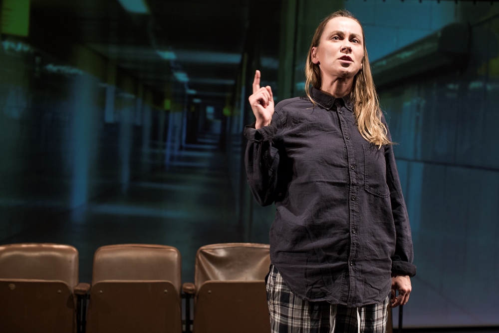 Rēzija Kalniņa izrādē "Oskars un Rozā dāma" // Foto – Jānis Deinats