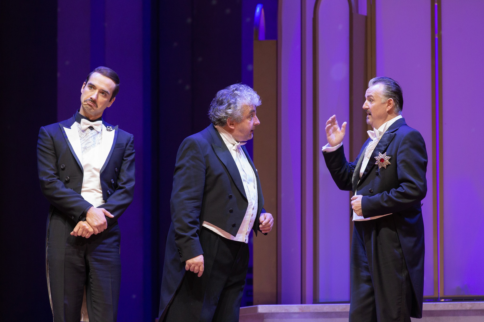 Danilo Danilovičs – Aleksandrs Bešā, Ņegušs – Gundars Āboliņš, Barons Mirko Zeta – Guntars Ruņģis // Foto – Agnese Zeltiņa