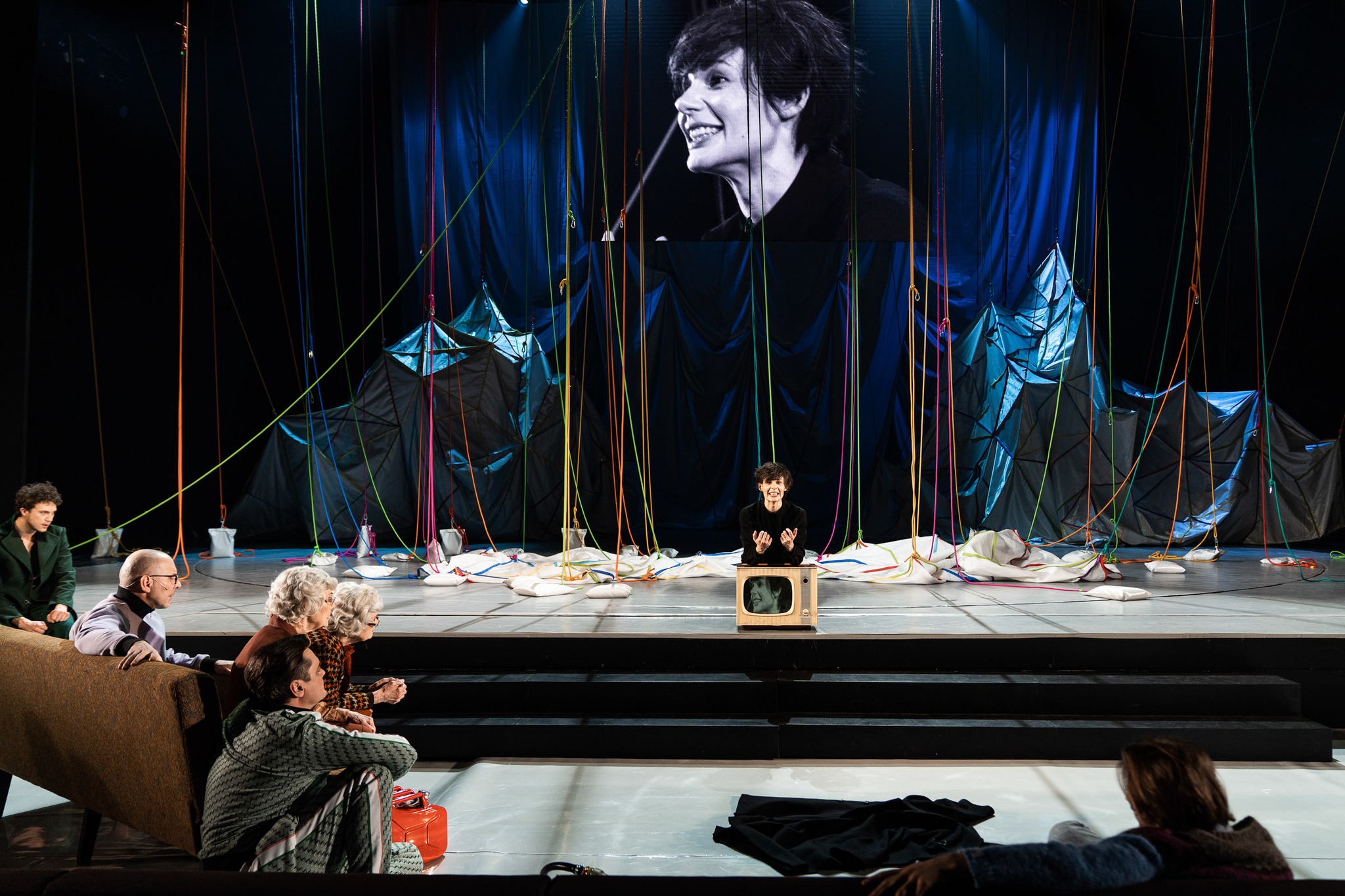 Skats no izrādes "Brands" // Foto – Mārcis Baltskars