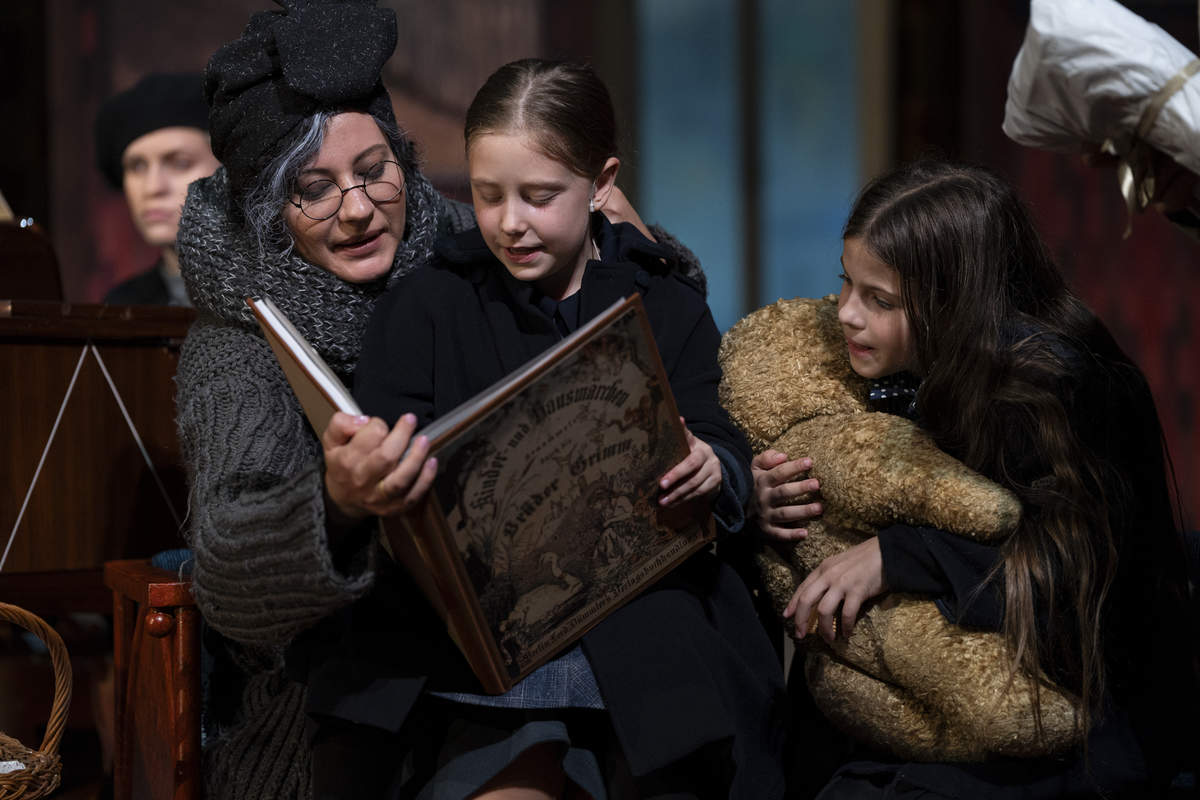 Skats no DT izrādes "Leopoldštate" (rež. Džons Malkovičs) // Foto – Marko Rass