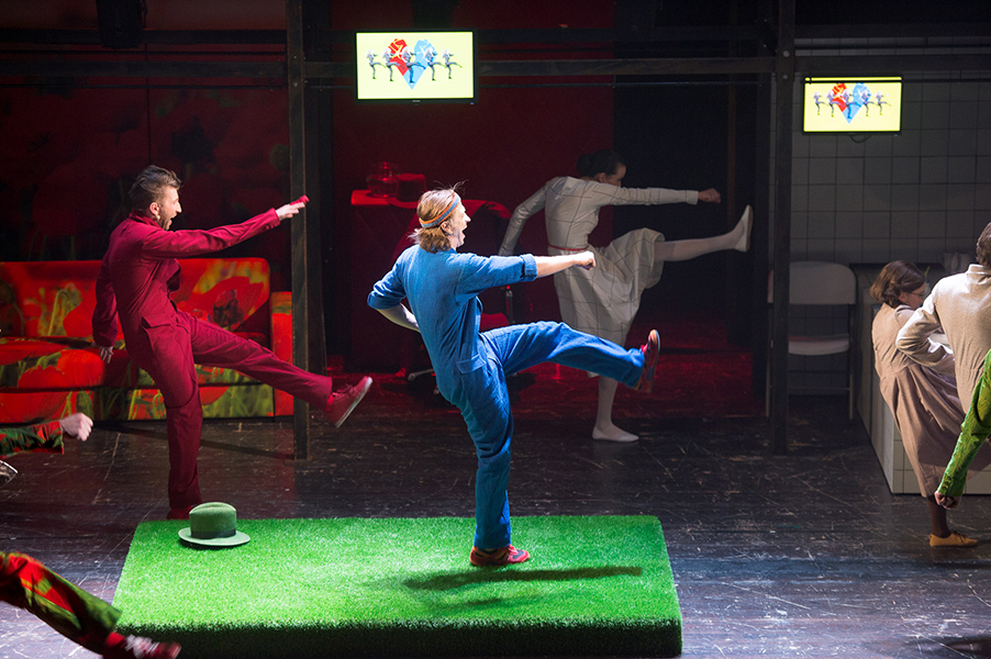 Skats no izrādes // Foto – Edgars Pohevičs