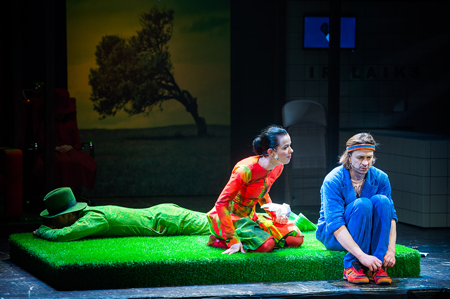 Džūlija – Agnese Jēkabsone, Vinstons – Egons Dombrovskis // Foto – Edgars Pohevičs