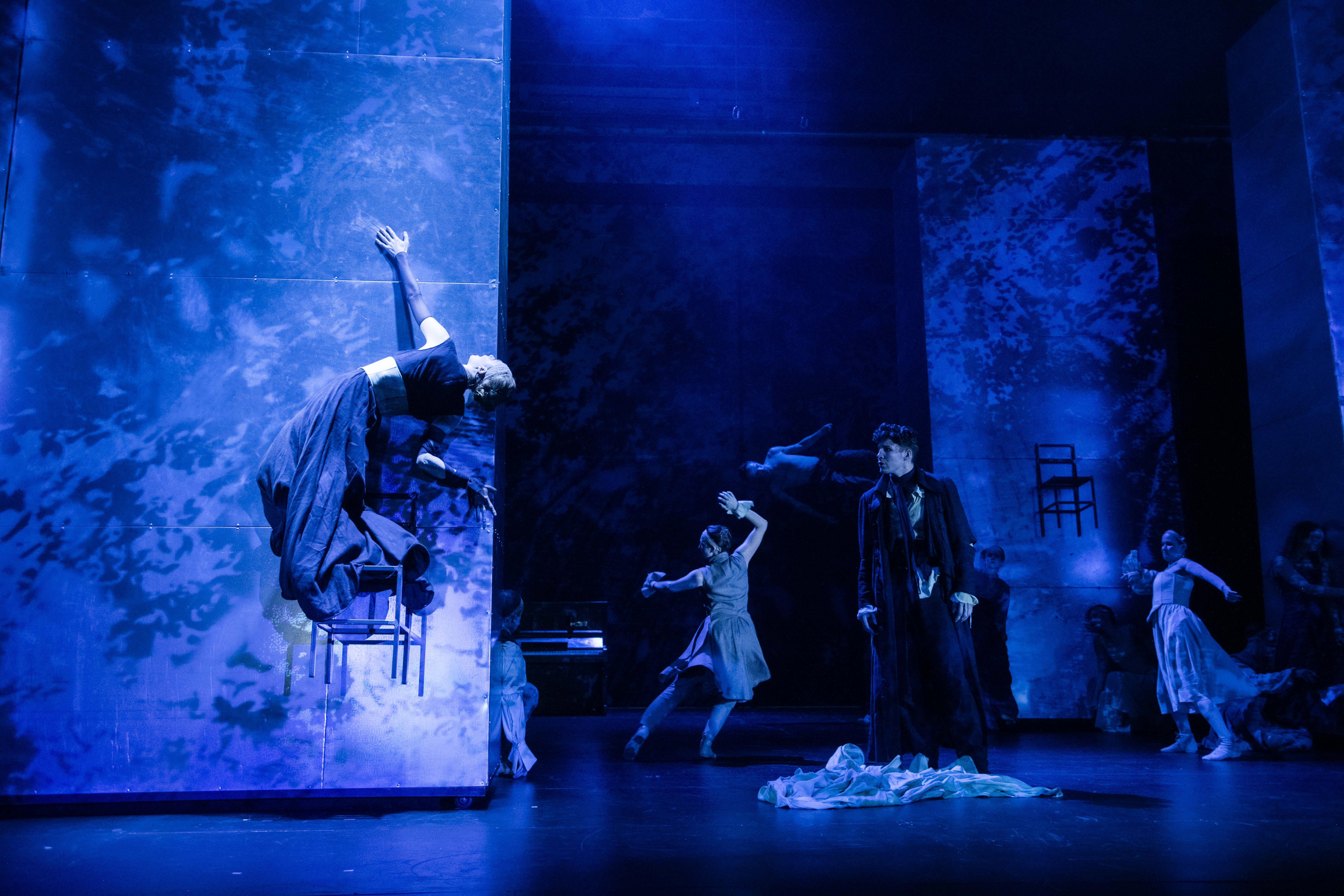 Skats no izrādes "Ferdinands un Luīze" // Foto – Kristaps Kalns