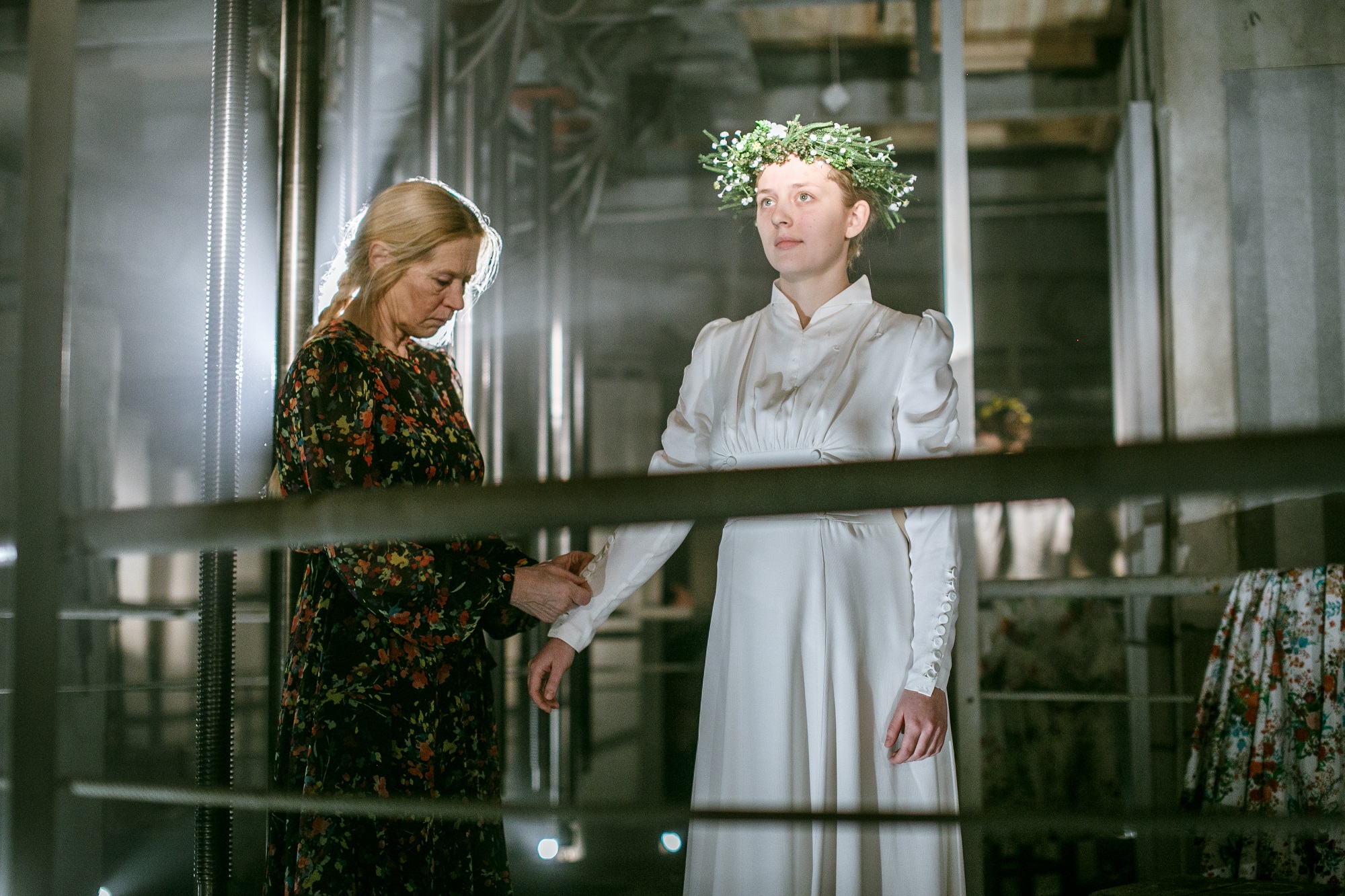 Skats no izrādes "Meža meitas" (VDT, rež. Mārtiņš Eihe) // Foto – Matīss Markovskis