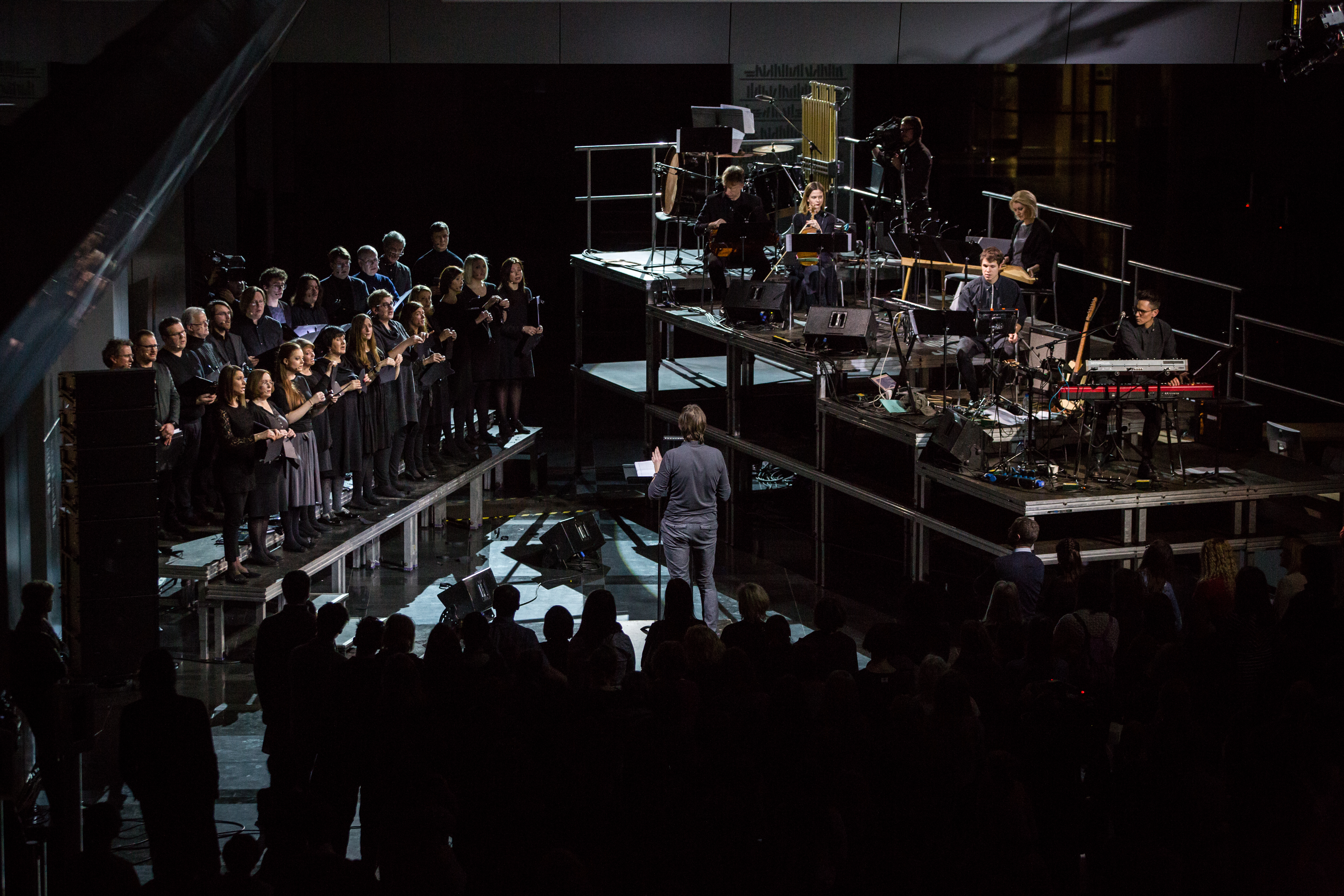 Skats no izrādes “Gaismas raksti” // Foto – Kaspars Balamovskis