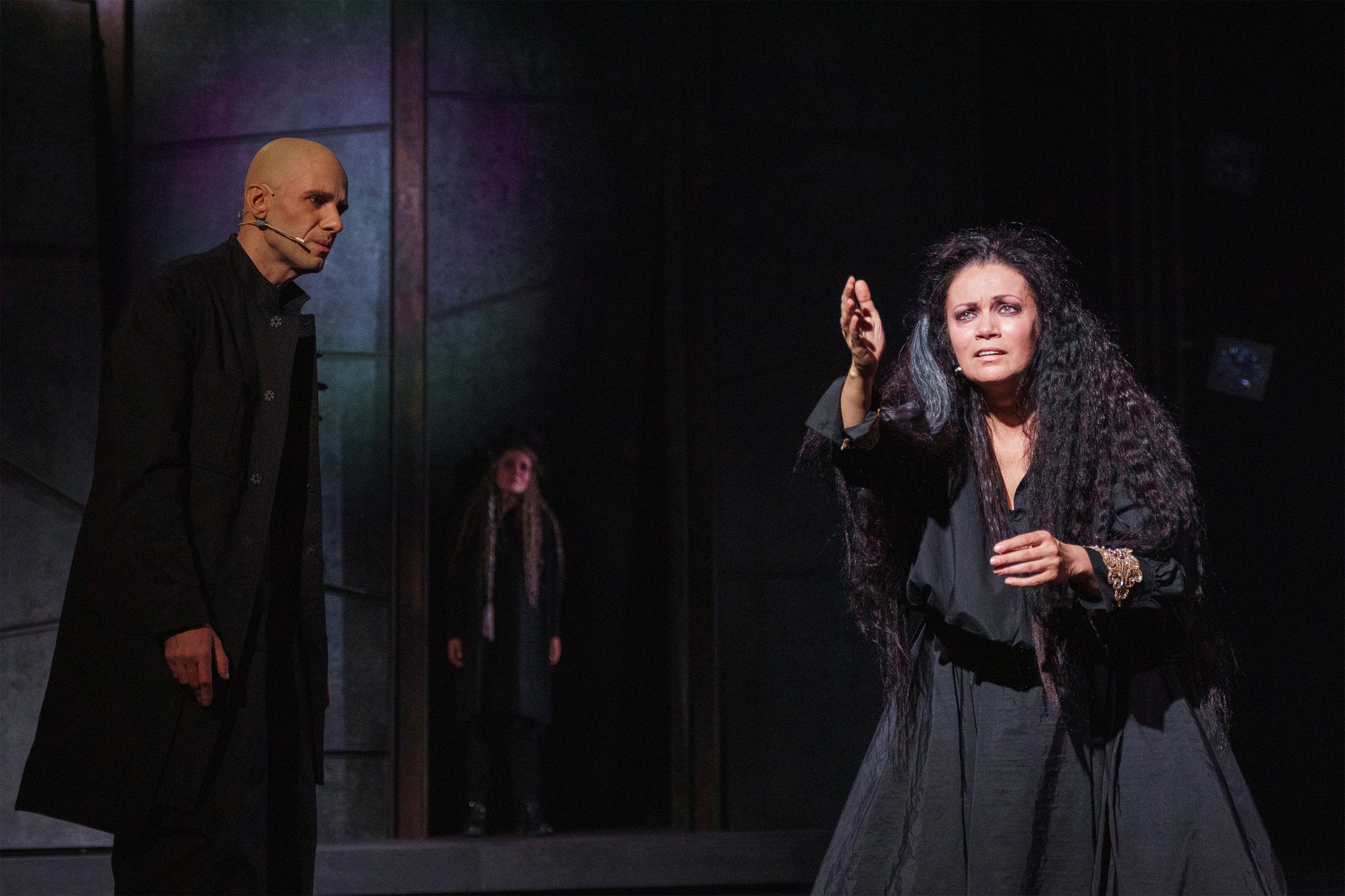 Taltibijs – Egils Viļumovs, Hekube – Jūlija Ļaha // Foto – Gatis Timofejevs