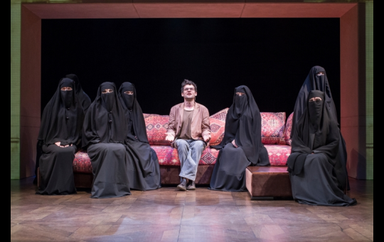 Skats no JRT izrādes "Pakļaušanās" // Foto – Jānis Deinats