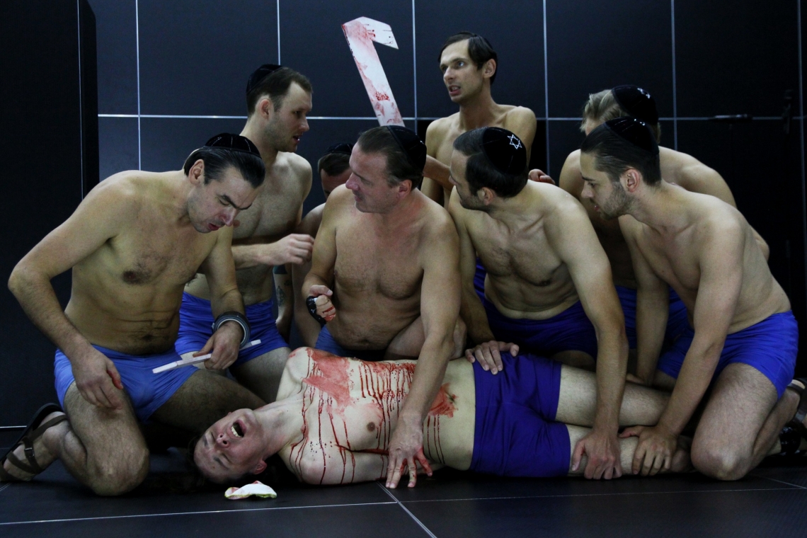 Skats no Valmieras teātra izrādes "Jāzeps un viņa brāļi" (rež. Inese Mičule) // Foto – Matīss Markovskis