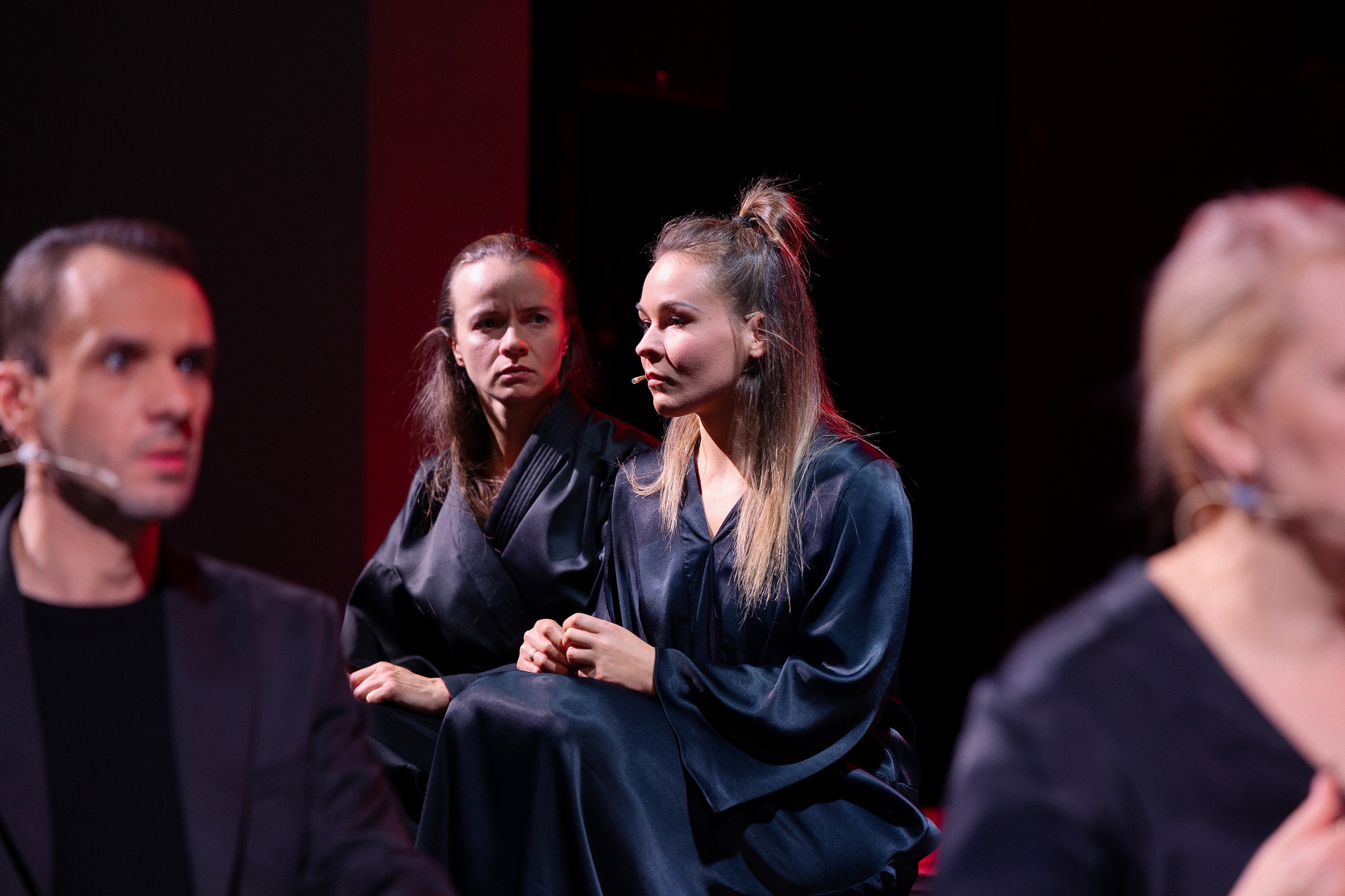 Skats no izrādes "Kāds noteikti atnāks" // Foto – Džeina Saulīte