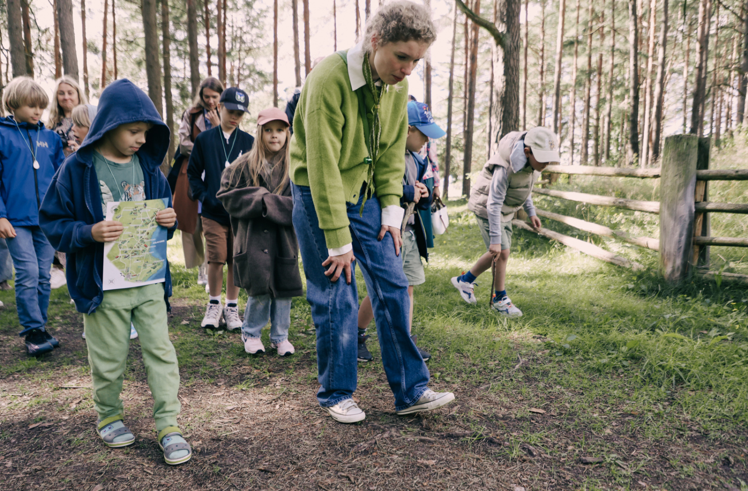 Skats no "Istabas teātra" izrādes "Apciemot lībieti" // Foto – Lita Millere