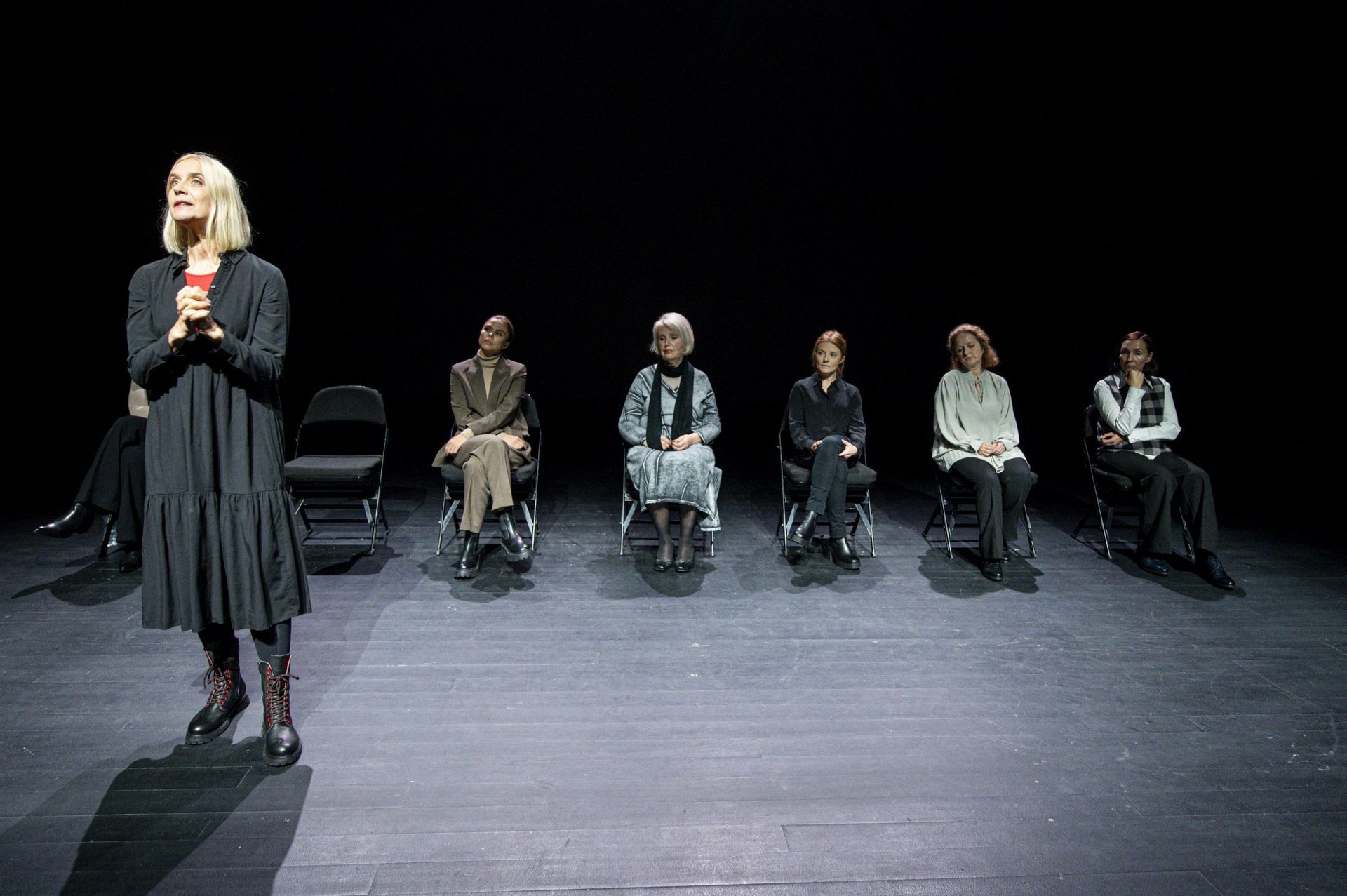 Skats no Lietuvas Nacionālā Drāmas teātra izrādes "Liecības" (rež. O. Koršunovs) // Foto – Dmitrijus Matvejevas