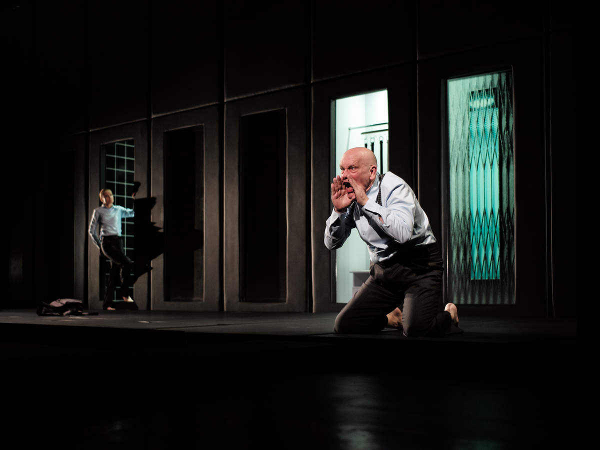 Skats no izrādes // Foto – Māris Morkāns