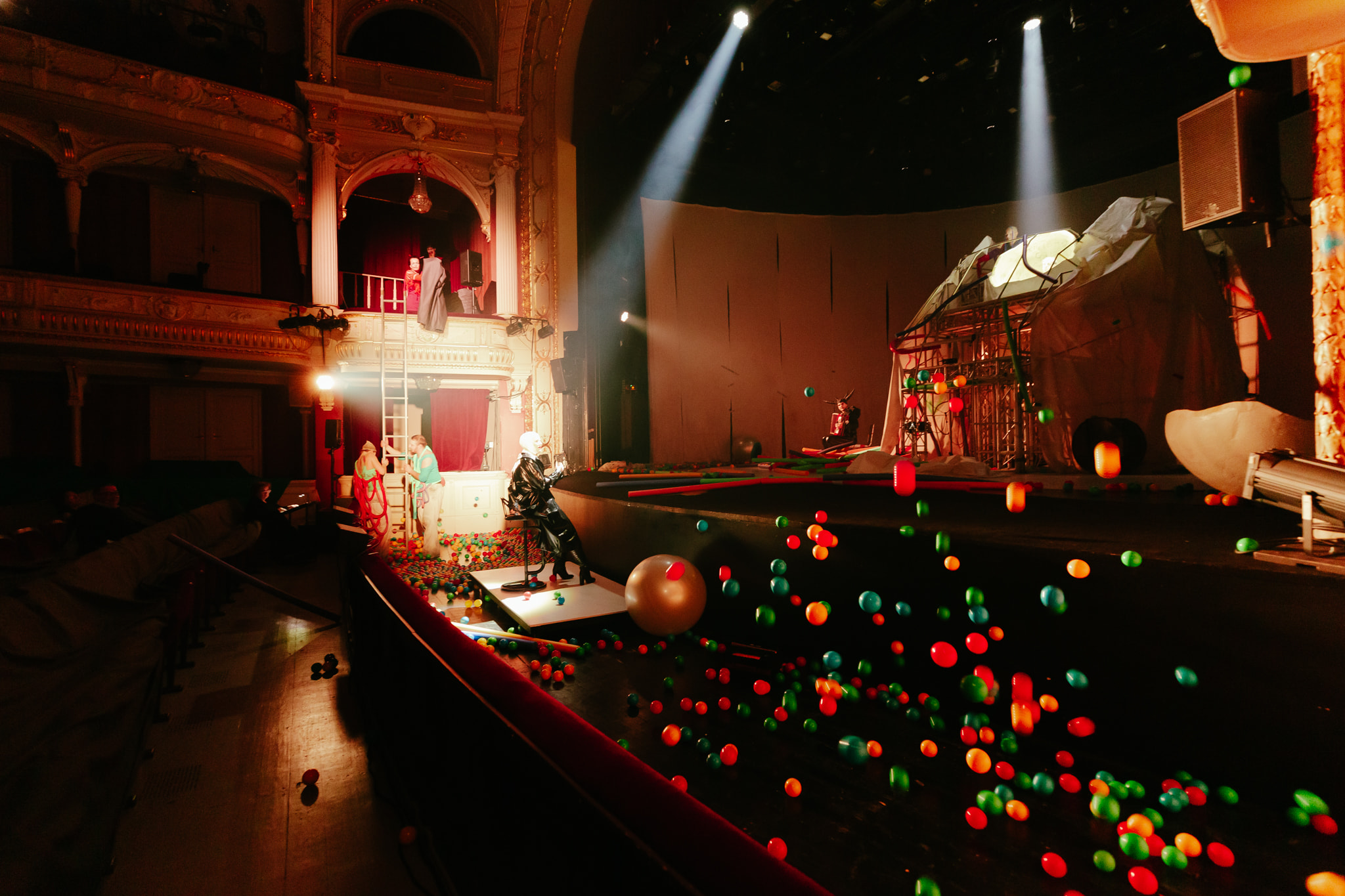 Skats no izrādes "Marats/Sads" // Foto – Agnese Zeltiņa