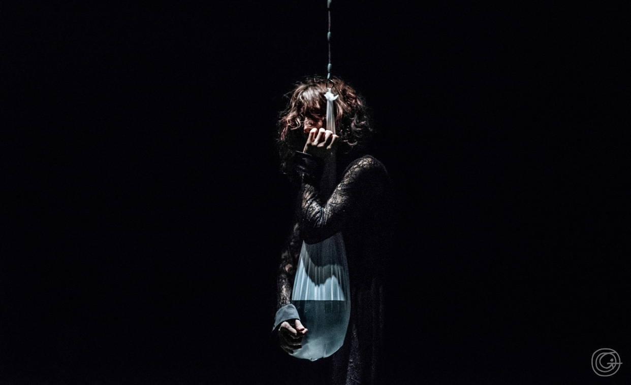 Skats no Jaroslava Freta izrādes "Mēdeja" // Publicitātes foto