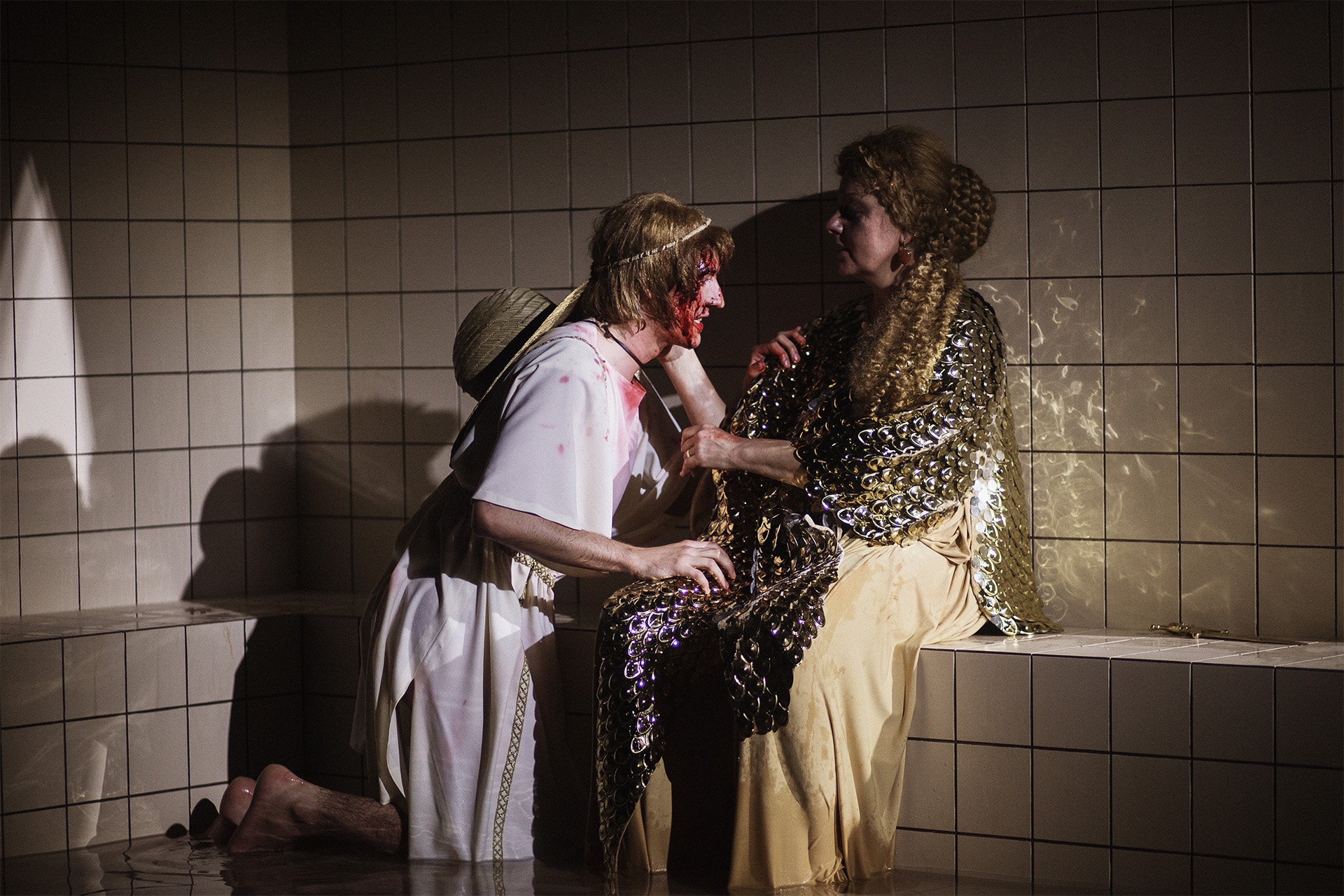 Mēdeja – Māra Mennika, Vēstnesis – Artis Jančevskis // Foto – Matīss Markovskis