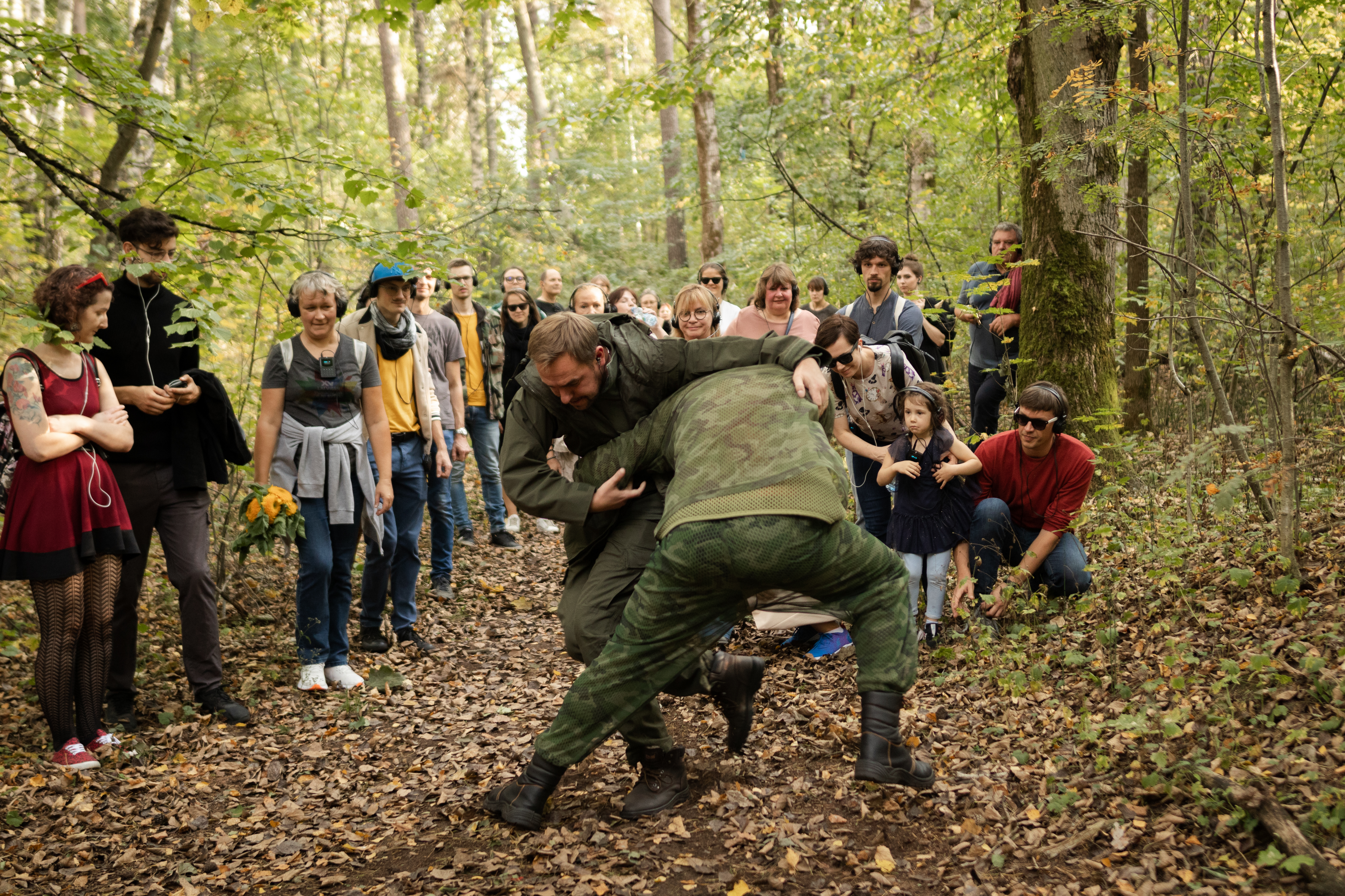 Skats no izrādes-pastaigas "Mežs" // Foto - Edgars Lazdiņš