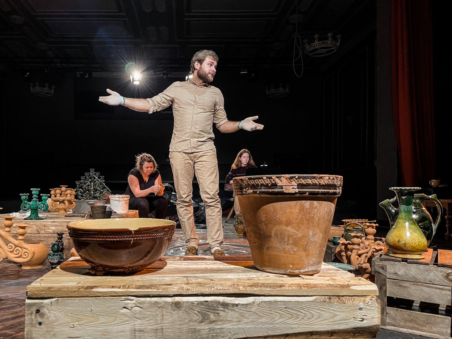 Skats no izrādes "Muols" // Foto – Edīte Husare