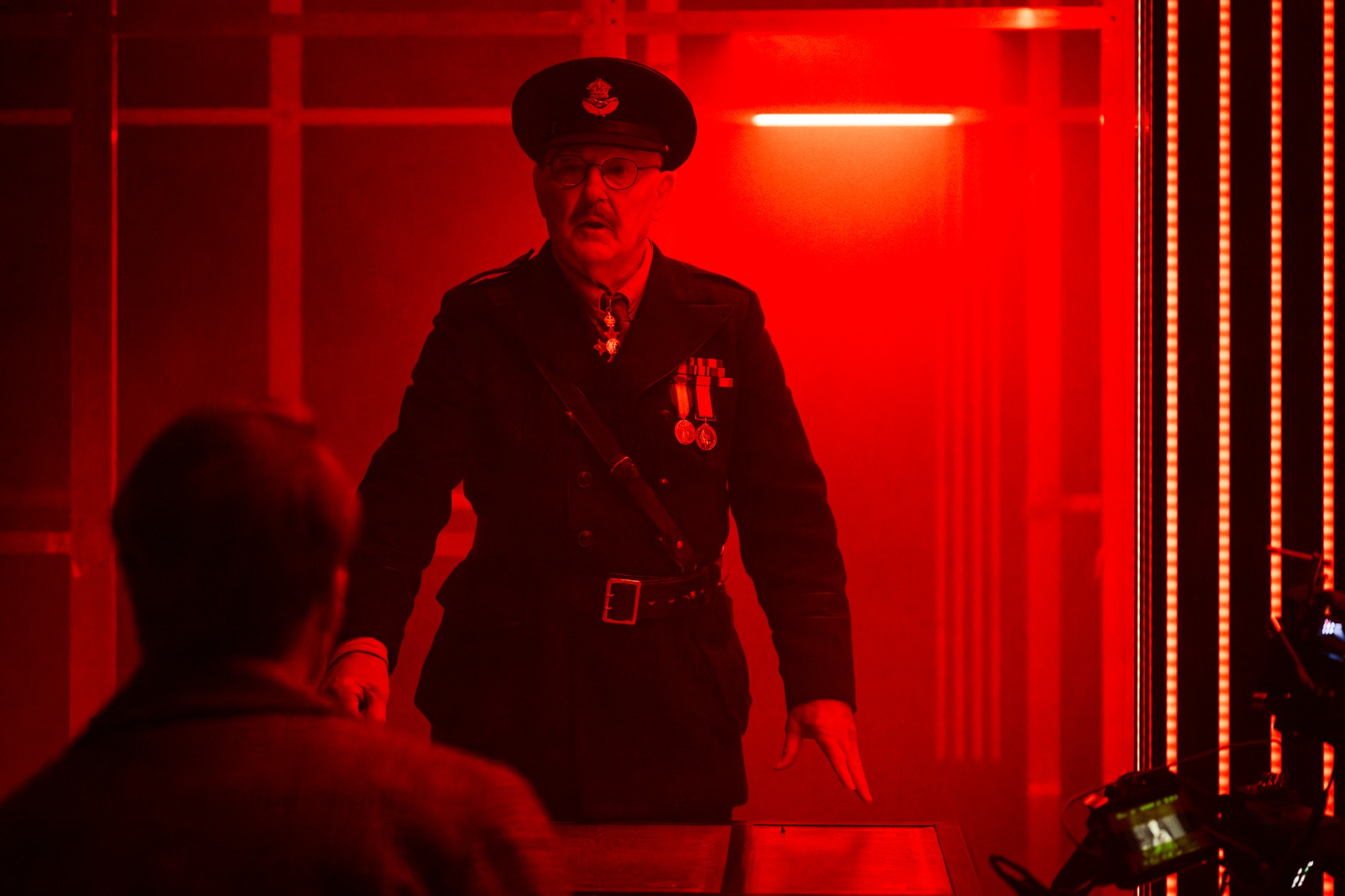 Skats no Dailes teātra izrādes "Orākuls" (2025, rež. Lukašs Tvarkovskis) // Foto – Marko Rass