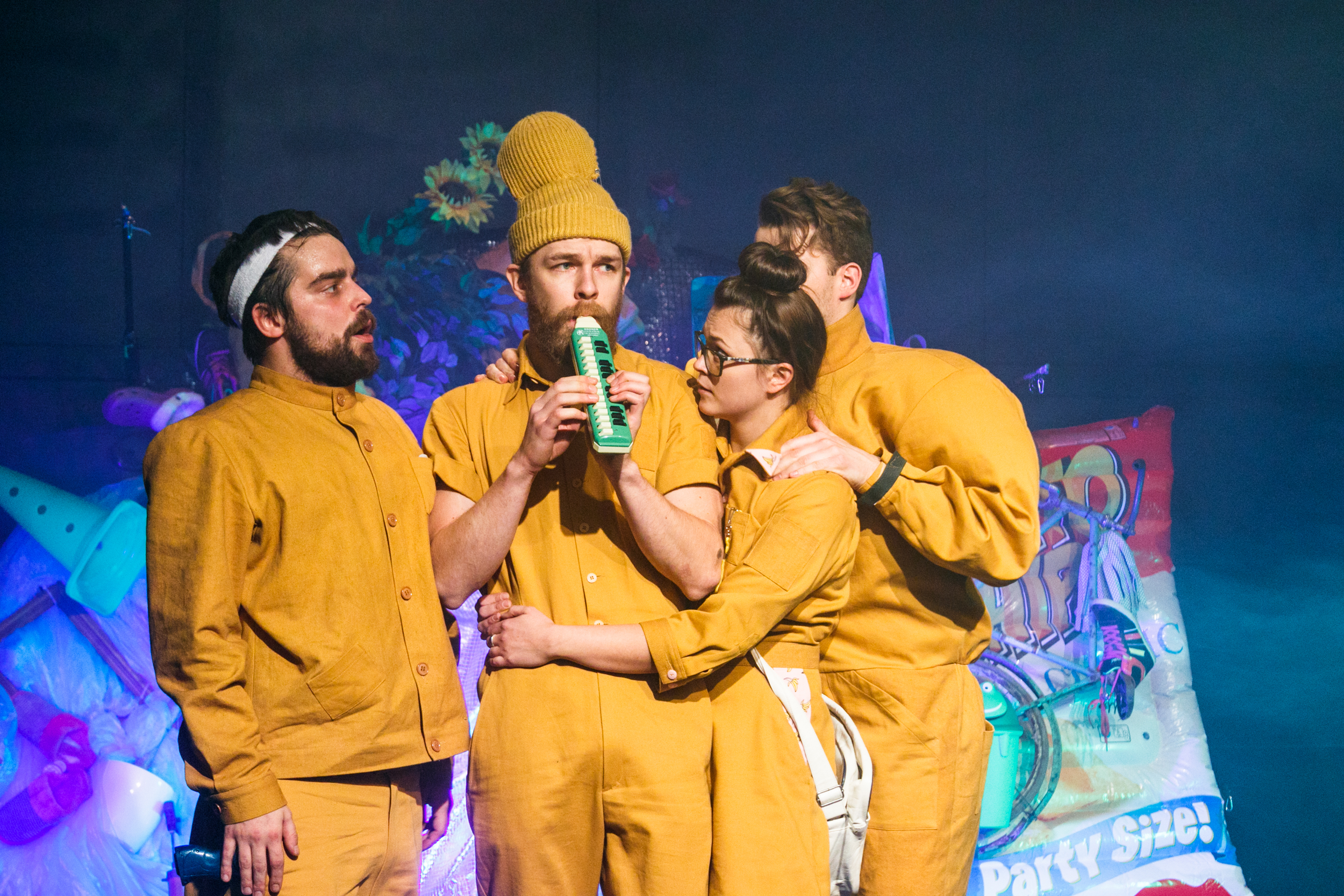 Klāvs Mellis, Āris Matesovičs, Ance Strazda, Reinis Boters izrādē "Perturbons" // Foto – Kristīna Lāce