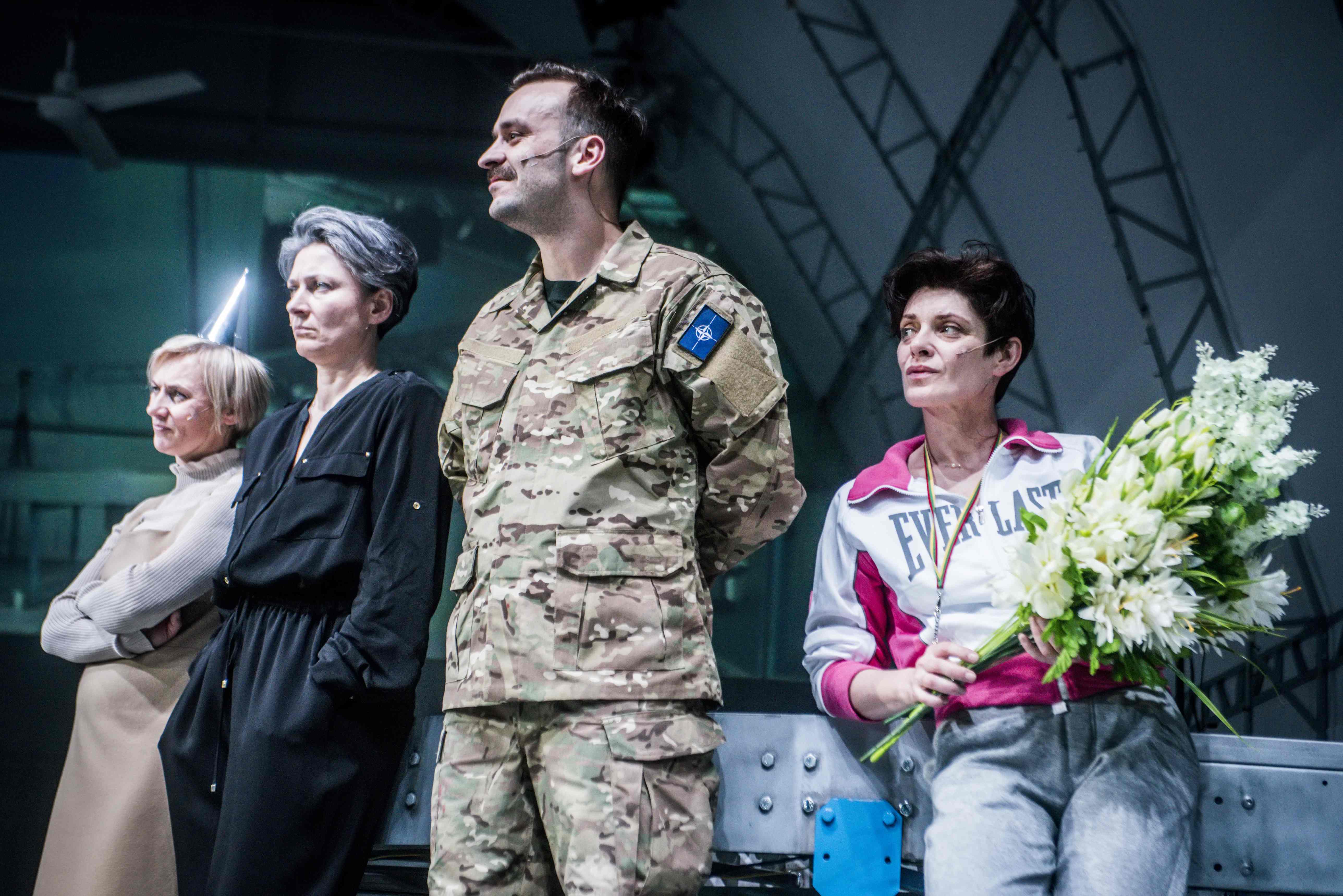 Izrādes "Trīs māsas" publicitātes foto