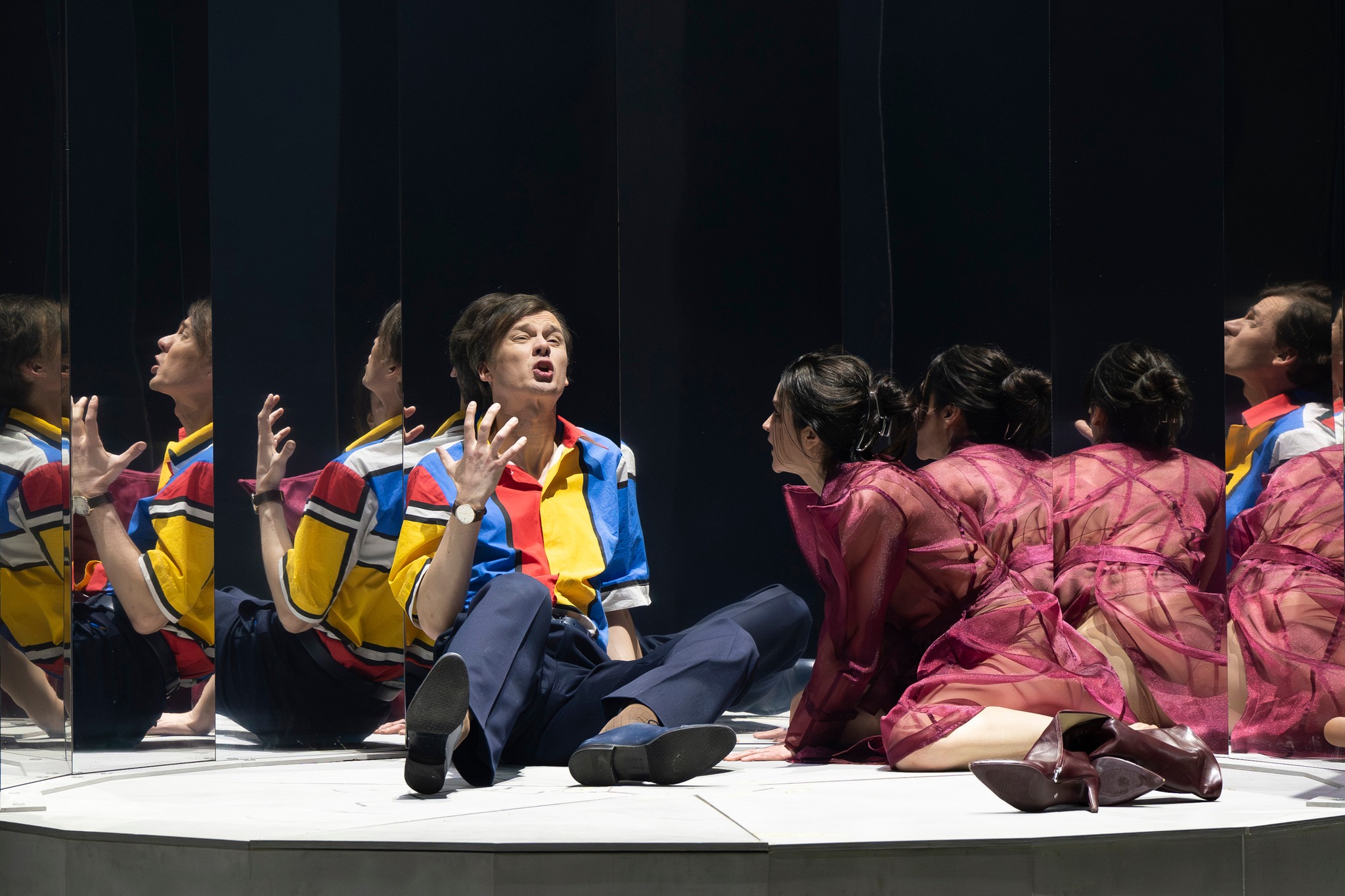 Pīters Kītings – Mārtiņš Meiers, Dominika Frankona – Ilze Ķuzule-Skrastiņa // Foto – Marko Rass