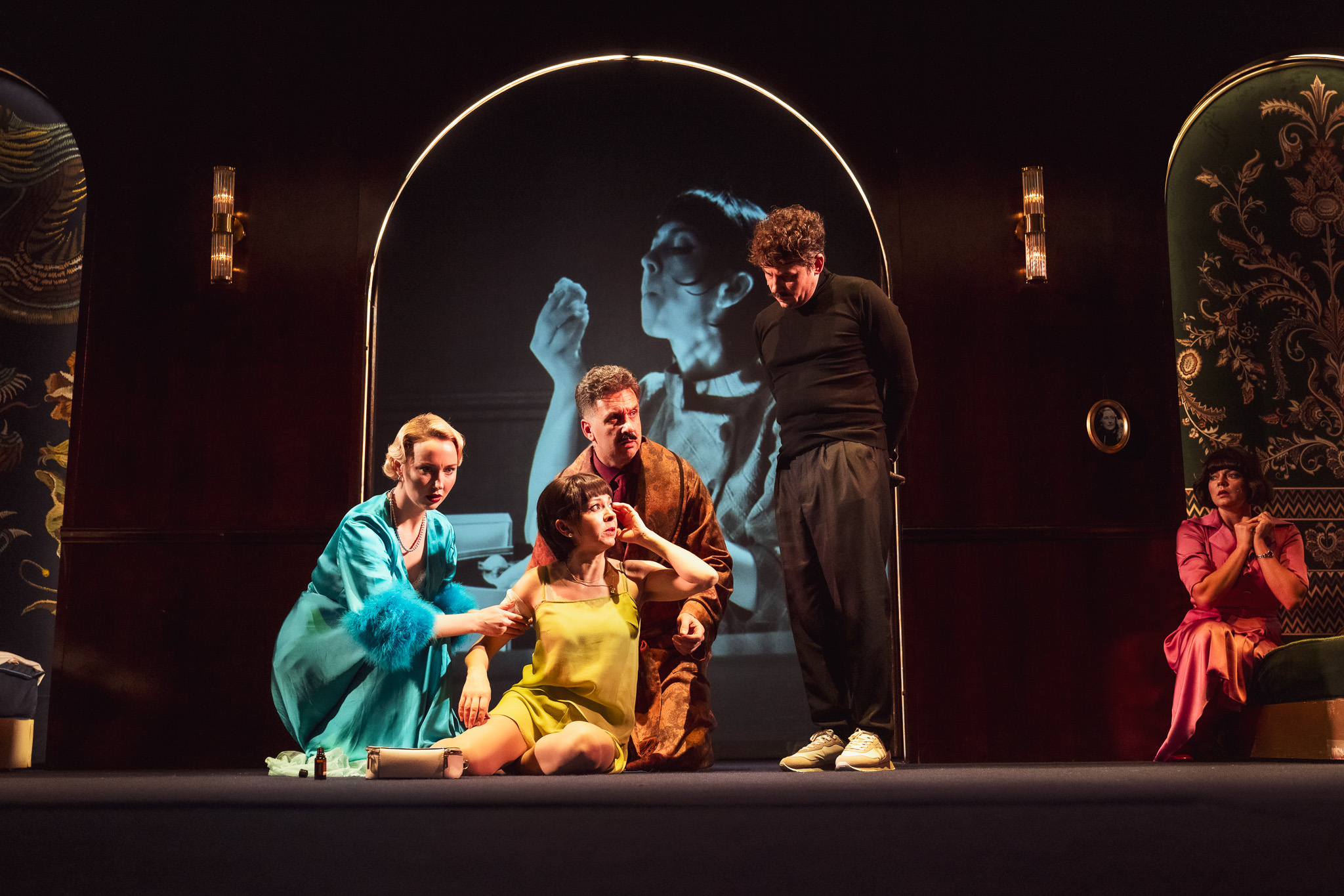 Skats no izrādes "Slepkavība Austrumu ekspresī" // Foto – Kristaps Kalns