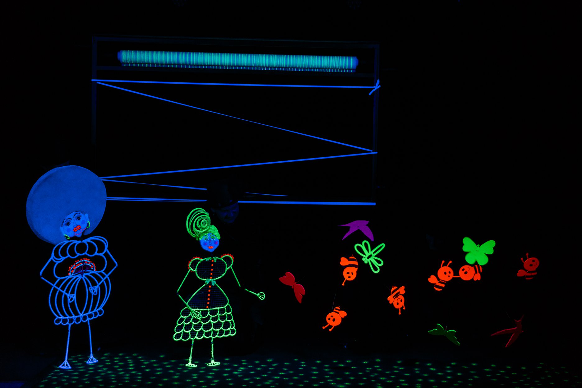 Skats no LLT izrādes "Salātlapiņa" (rež. V. Roziņš) // Publicitātes foto