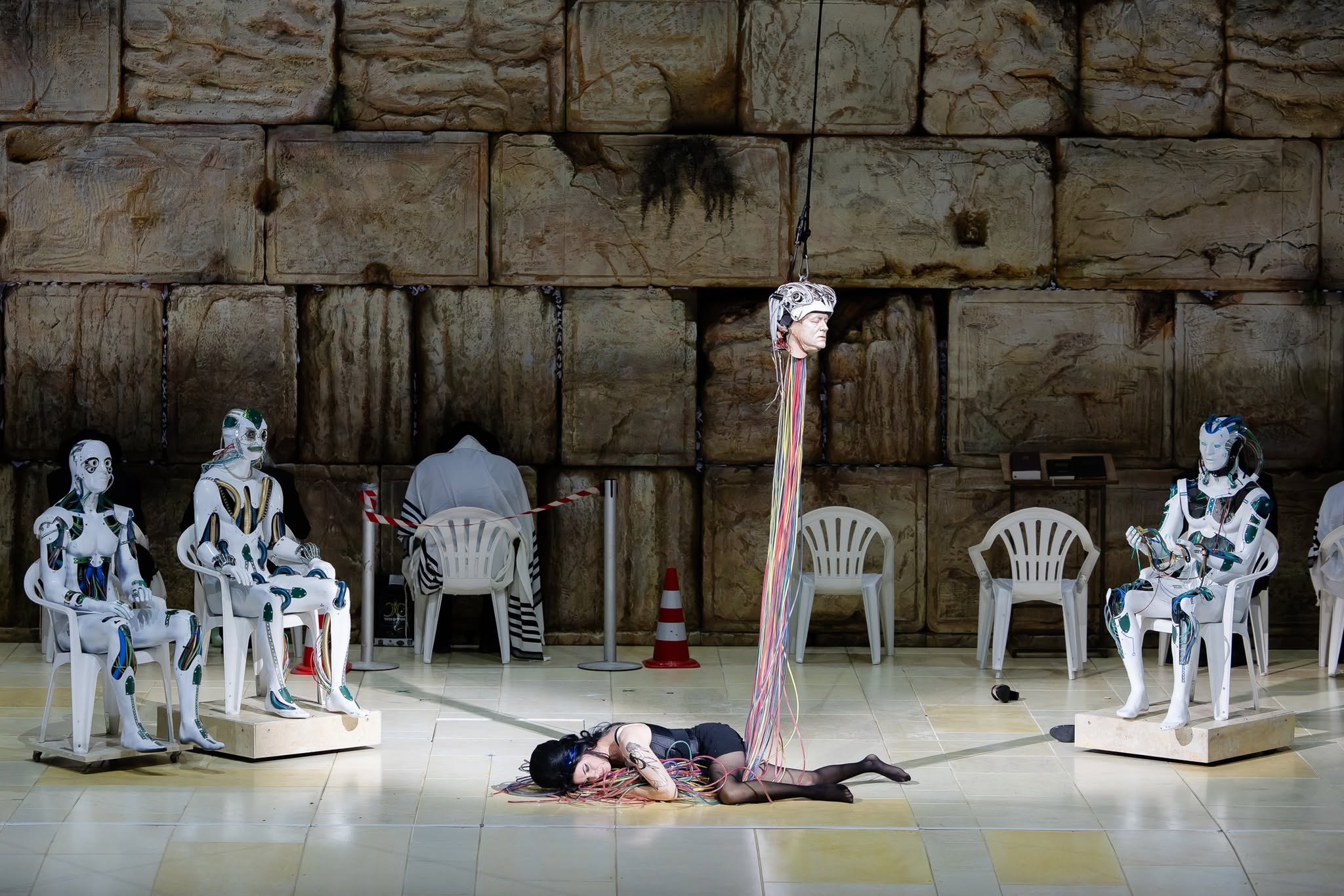 Skats no LNOB izrādes "Salome" (2025, rež. Alvis Hermanis) // Foto – Agnese Zeltiņa
