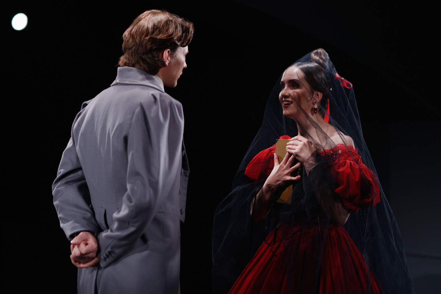 Žiljēns Sorels – Raimonds Celms, Matilde de la Mola – Madara Reijere // Publicitātes foto