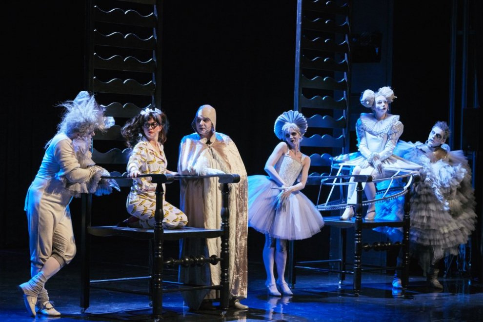 Skats no izrādes "Spoks no Kentervilas" // Foto – Aigars Altenbergs