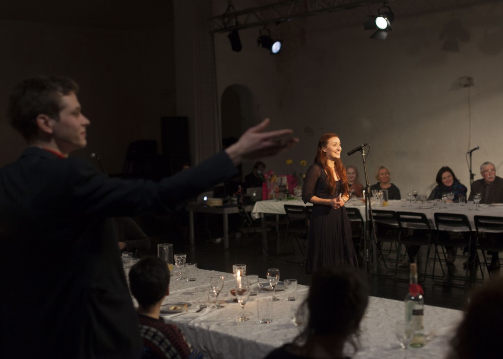 Skats no izrādes "Taņas dzimšanas diena" (2016) // Foto – Elmārs Sedols