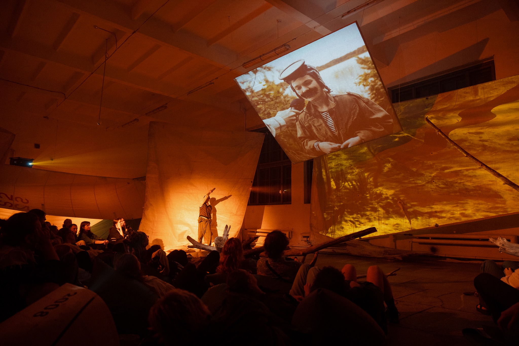 Skats no izrādes "Ummis un lobēlija" festivālā "Homo Novus" 2025 // Foto – Andrejs Strokins