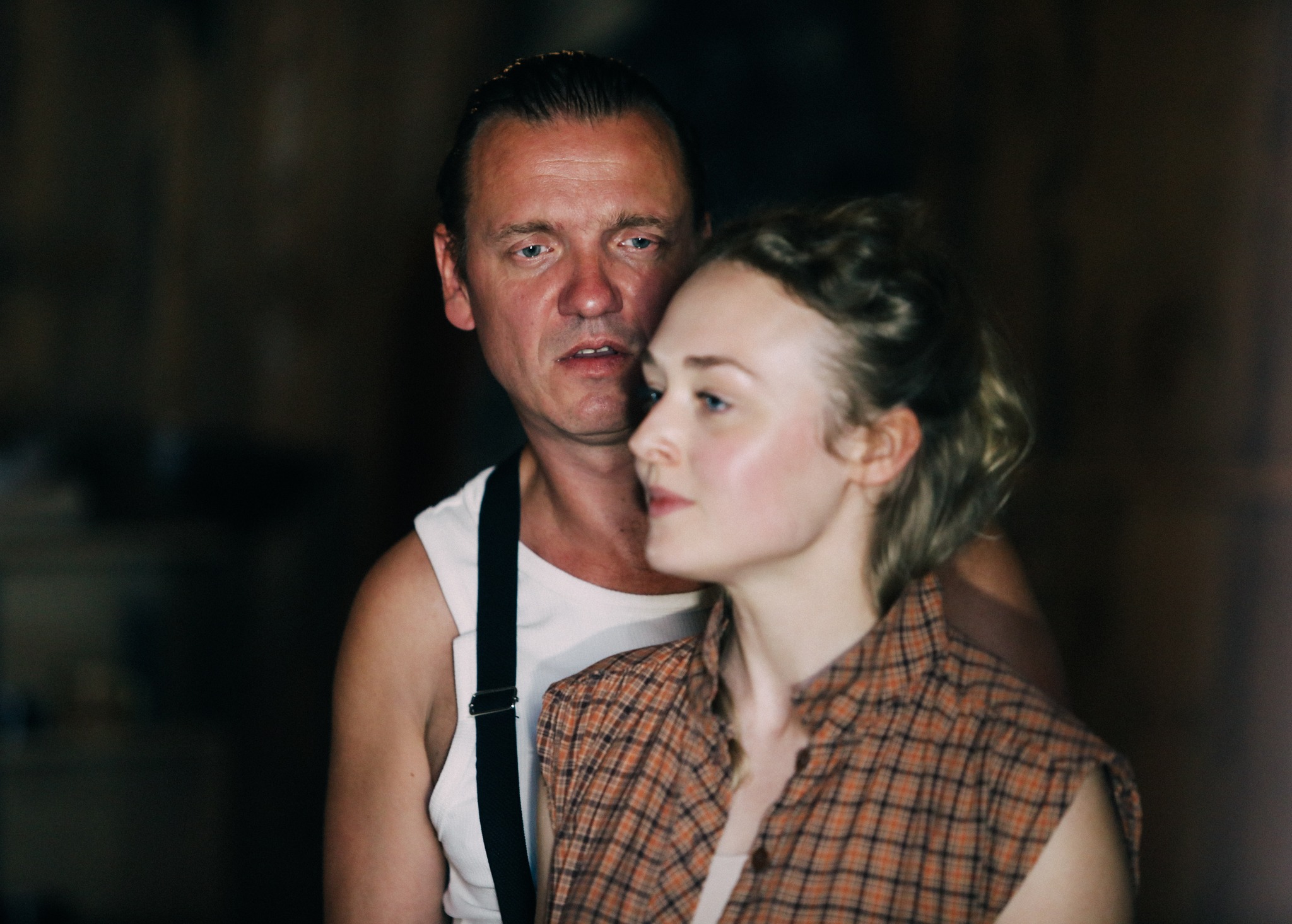 Skats no izrādes "Izdzīvošanas piezīmes" Valmieras Vasaras teātra festivālā 2024 // Foto – Lita Millere