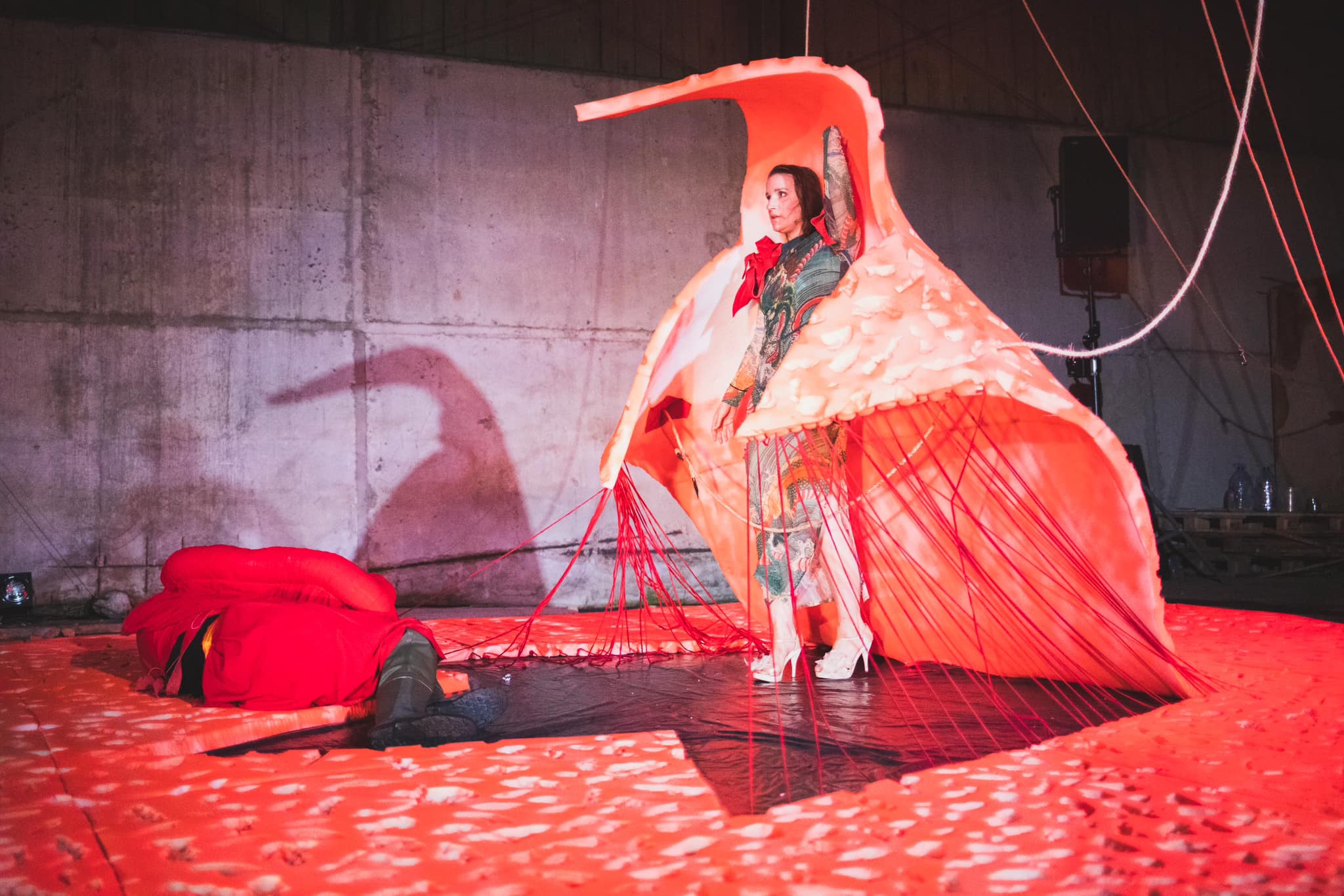 Skats no izrādes "Velni" // Foto – Elza Neimane