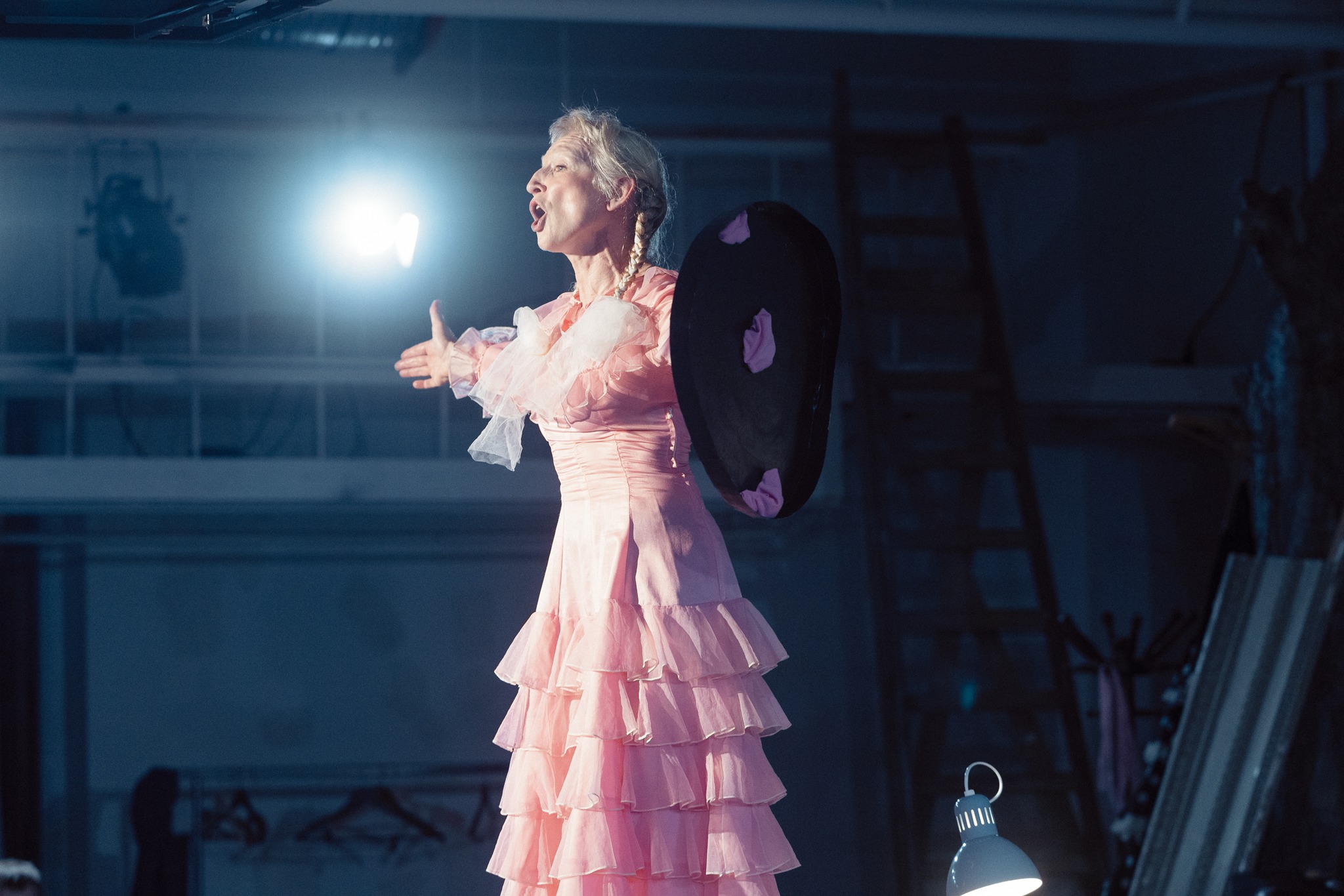 Skats no izrādes "Laika Zobs un klusuma mizotāji" festivālā "Homo Novus" 2025 // Foto – Andrejs Strokins