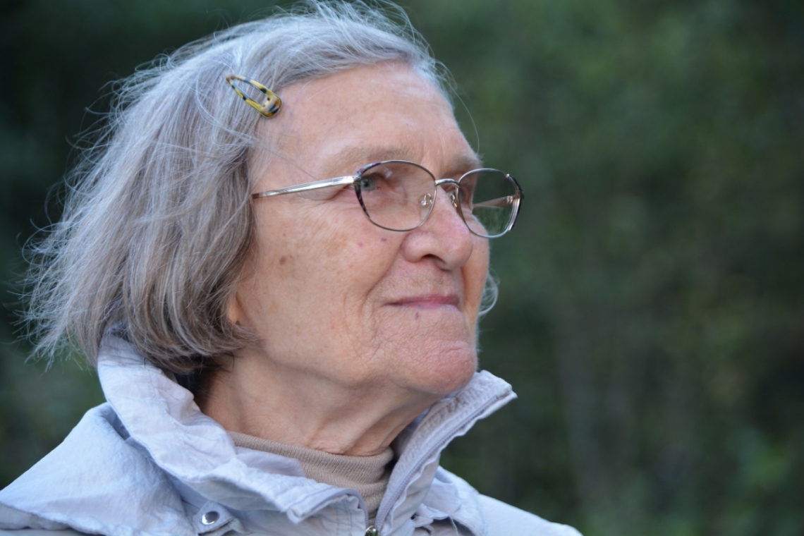 Lidija Lasmane-Doroņina filmas uzņemšanas laikā // Foto – Uldis Cekulis