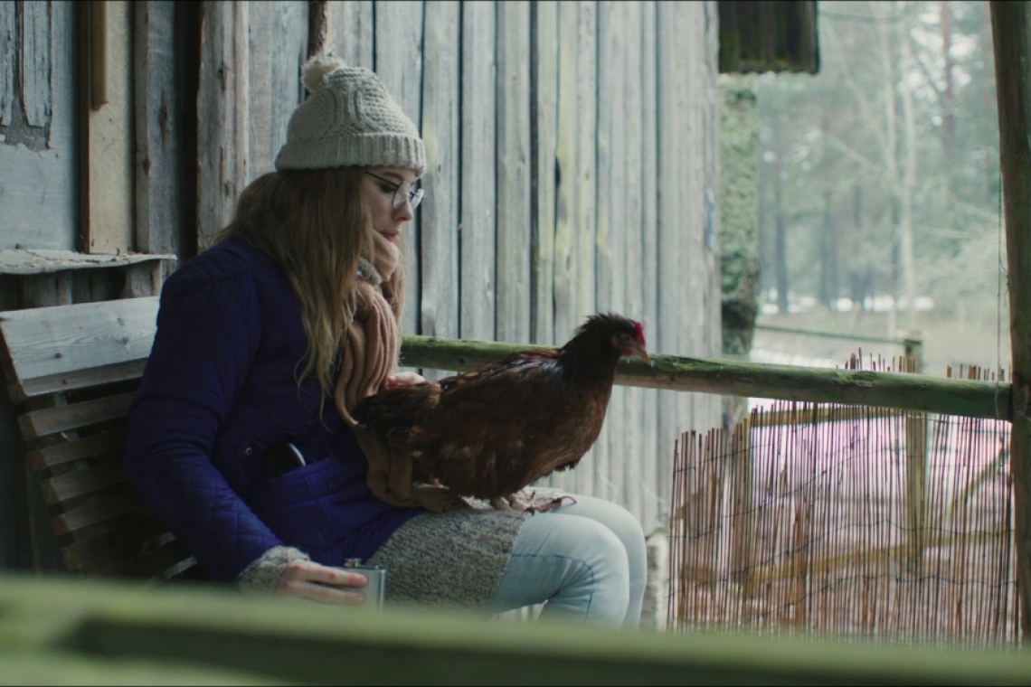 Marija Linarte filmā “Viesturs Kairišs iznāk no meža” (rež. Marta Elīna Martinsone)